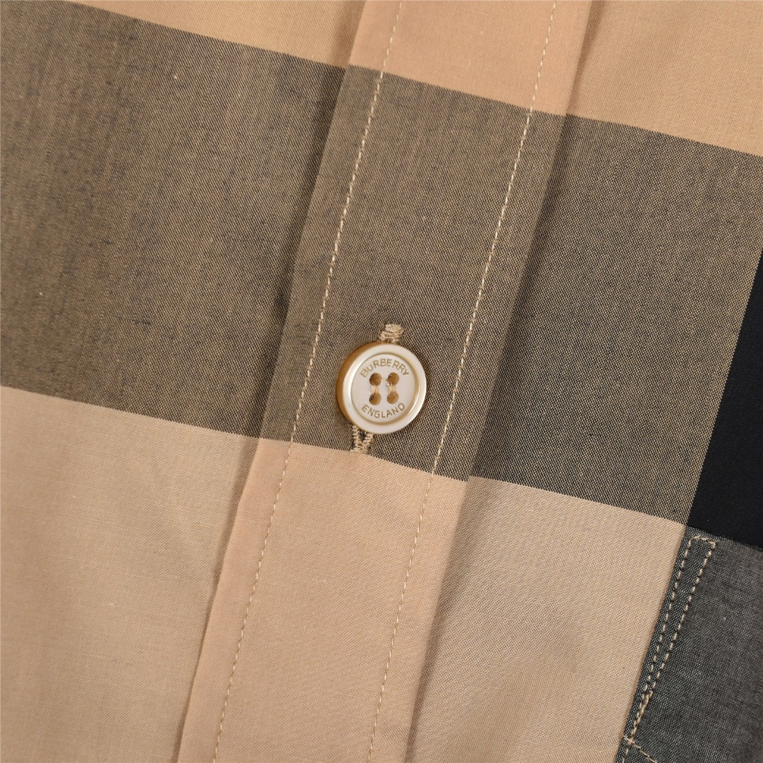 Burberry/巴宝莉 经典大格纹棉质衬衫 卡其 蓝色-莆田鞋,莆田鞋货源,高仿鞋,高仿鞋货源,安福档口,莆田高仿鞋,莆田鞋批发,高仿鞋批发,莆田高仿运动鞋,高仿运动鞋,莆田运动鞋 Burberry/巴宝莉 经典大格纹棉质衬衫 卡其 蓝色