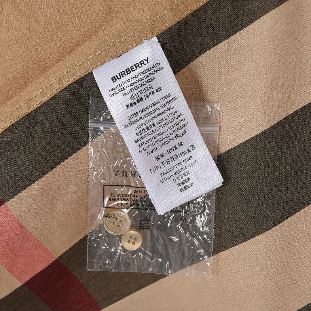 Burberry/巴宝莉 经典大格纹棉质衬衫 卡其 蓝色-莆田鞋,莆田鞋货源,高仿鞋,高仿鞋货源,安福档口,莆田高仿鞋,莆田鞋批发,高仿鞋批发,莆田高仿运动鞋,高仿运动鞋,莆田运动鞋 Burberry/巴宝莉 经典大格纹棉质衬衫 卡其 蓝色