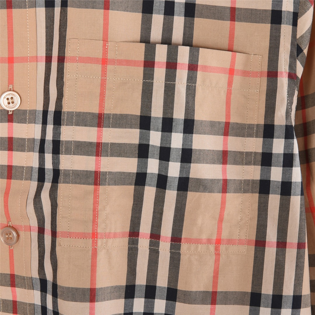 Burberry/巴宝莉 下摆字母烫画格纹棉质长袖衬衫 Burberry/巴宝莉 下摆字母烫画格纹棉质长袖衬衫