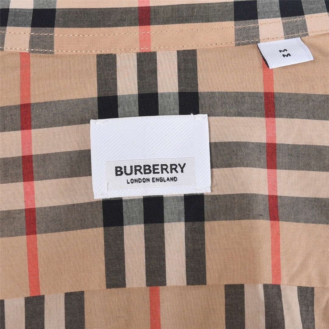 Burberry/巴宝莉 下摆字母烫画格纹棉质长袖衬衫 Burberry/巴宝莉 下摆字母烫画格纹棉质长袖衬衫