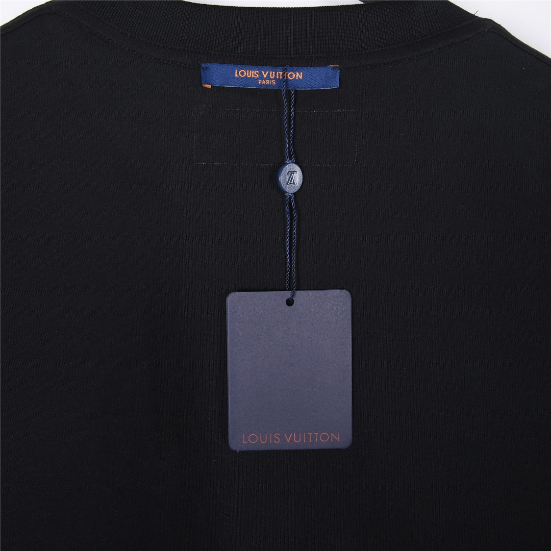 Louis Vuitton/路易威登 涂鸦大logo印花短袖T恤-Top High Quatity Cheap Sneakers Fashion Clothing Clothes Bags handbags Shoes of all Brand wholesale With The best Quality And Beautiful Price from China Factory Chinese suppliers wholesaler seller Louis Vuitton/路易威登 涂鸦大logo印花短袖T恤