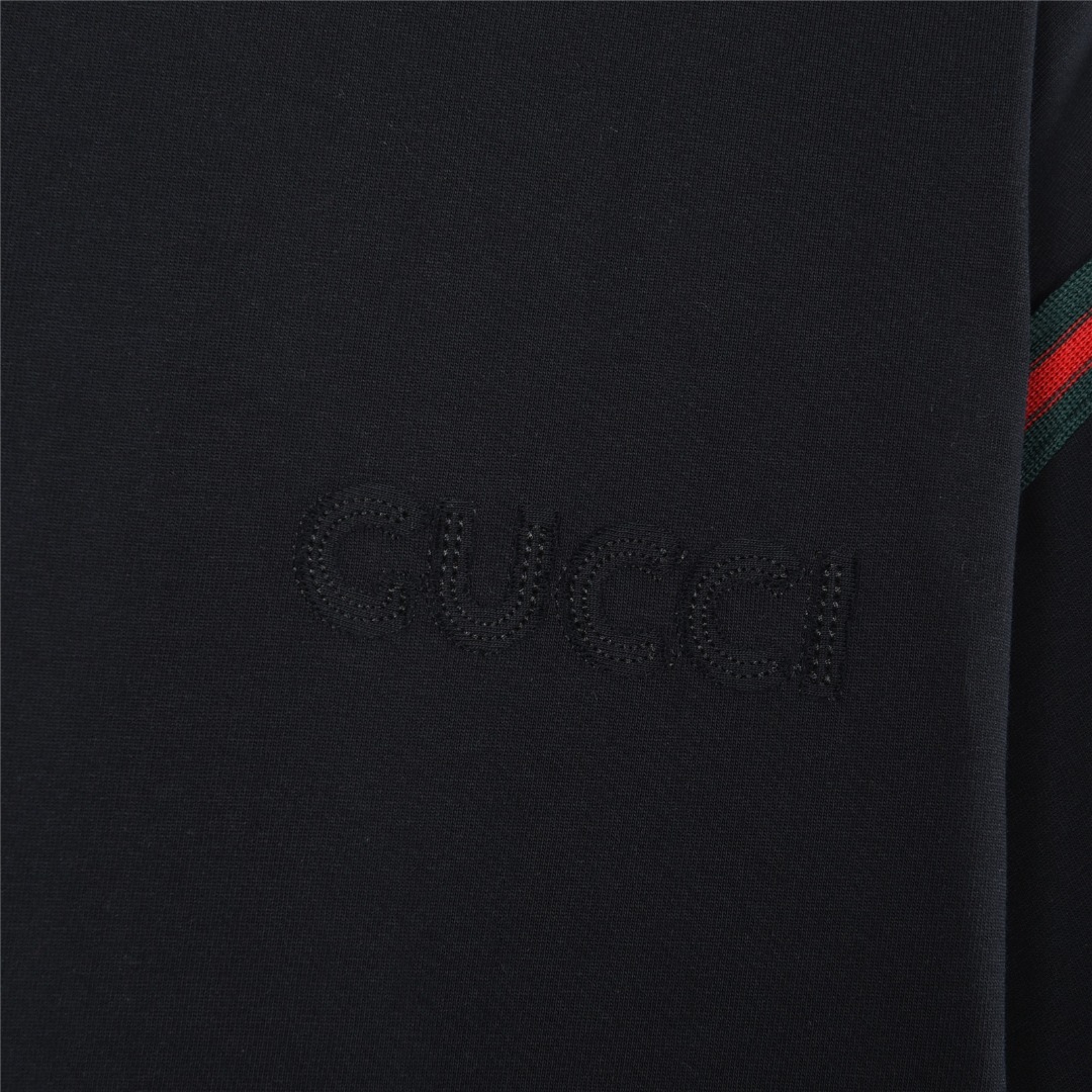 Gucci/古驰 肩袖红绿织带刺绣小标短袖T恤 白色 黑色-Chinese UA Cheap High Quatity Brand Clothes Bags handbags Sneakers wholesale wholesaler seller from China Factory suppliers Fashion Clothing Shoes best Quality Beautiful Price Gucci/古驰 肩袖红绿织带刺绣小标短袖T恤 白色 黑色