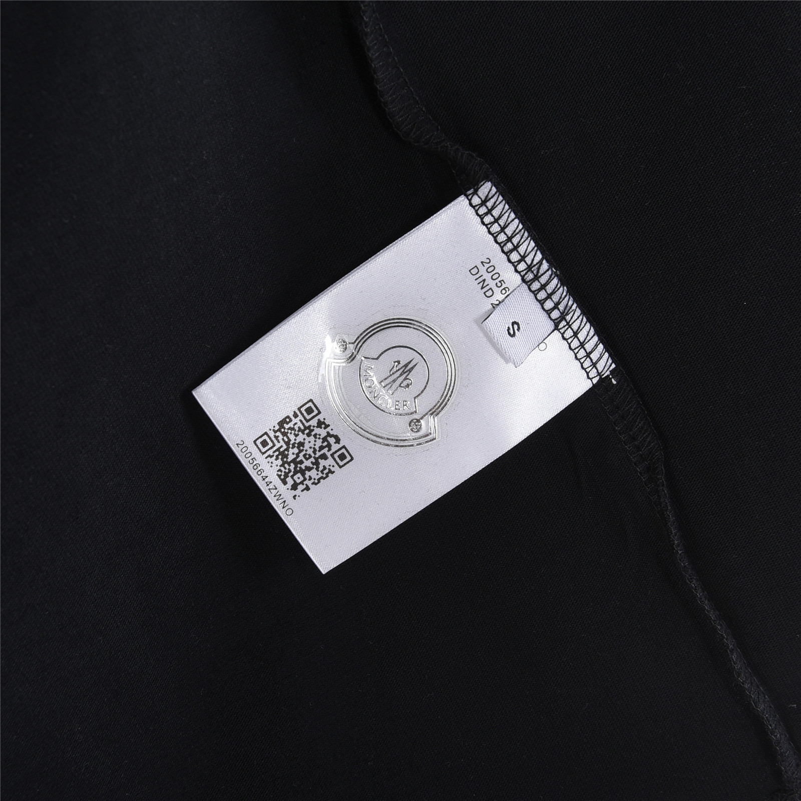 Moncler/蒙口 彩色泼墨徽标短袖T恤 白色 黑色-莆田鞋,莆田鞋货源,高仿鞋,高仿鞋货源,安福档口,莆田高仿鞋,莆田鞋批发,高仿鞋批发,莆田高仿运动鞋,高仿运动鞋,莆田运动鞋 Moncler/蒙口 彩色泼墨徽标短袖T恤 白色 黑色