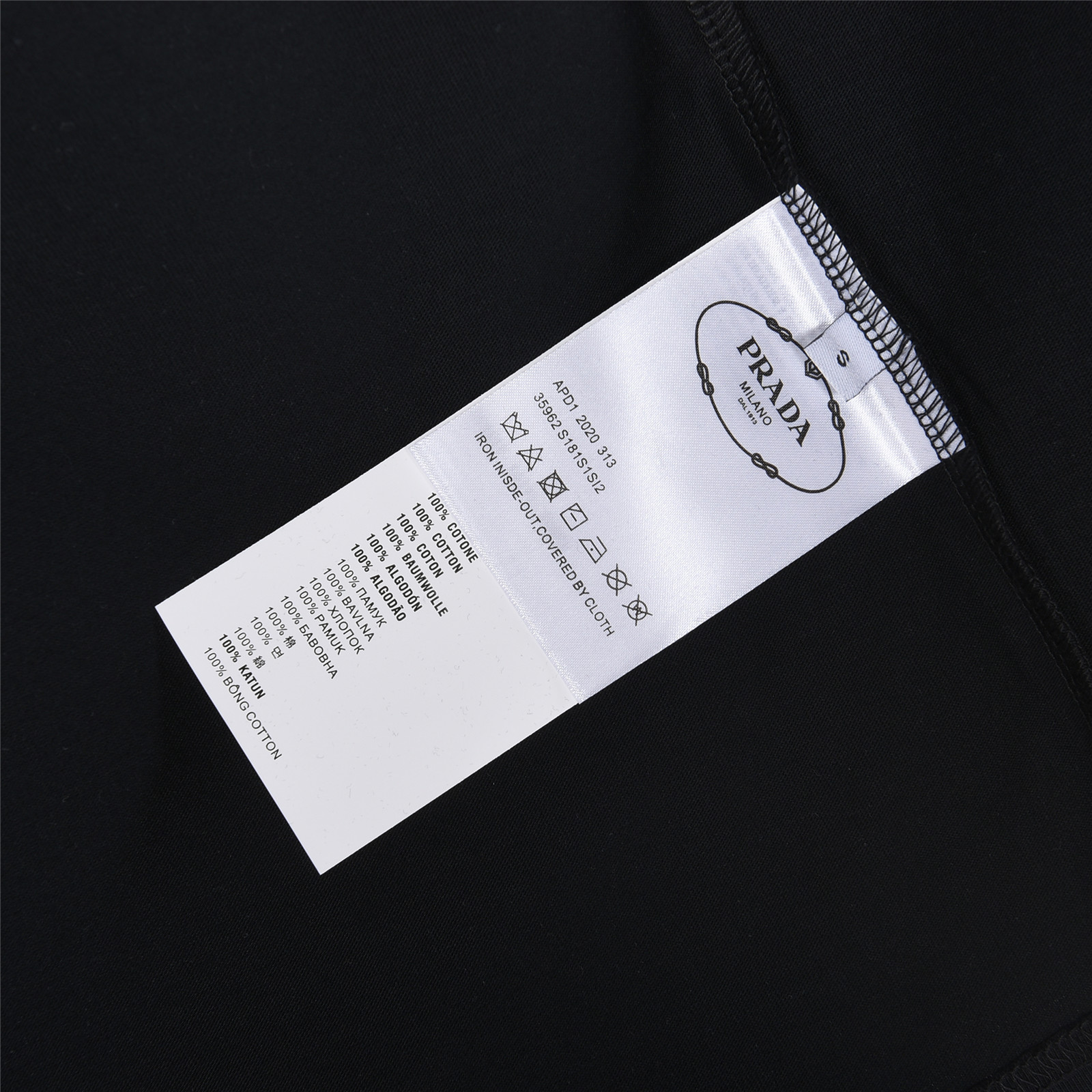 PRADA/普拉达 字母印花口袋三角标镶嵌短袖T恤黑色 白色 PRADA/普拉达 字母印花口袋三角标镶嵌短袖T恤黑色 白色