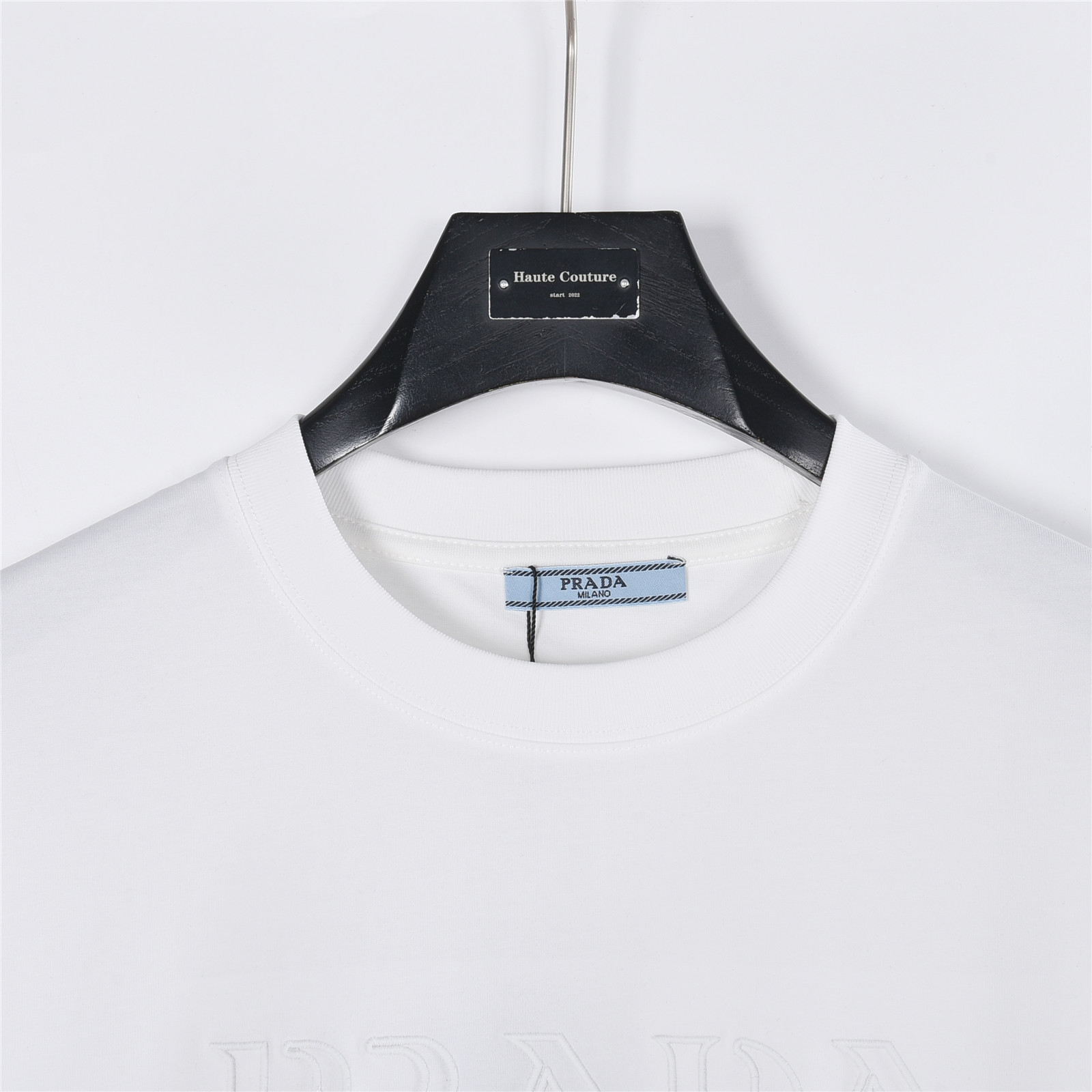 PRADA/普拉达 暗纹徽标logo刺绣短袖T恤 黑色 白色-莆田鞋,莆田鞋货源,高仿鞋,高仿鞋货源,安福档口,莆田高仿鞋,莆田鞋批发,高仿鞋批发,莆田高仿运动鞋,高仿运动鞋,莆田运动鞋 PRADA/普拉达 暗纹徽标logo刺绣短袖T恤 黑色 白色