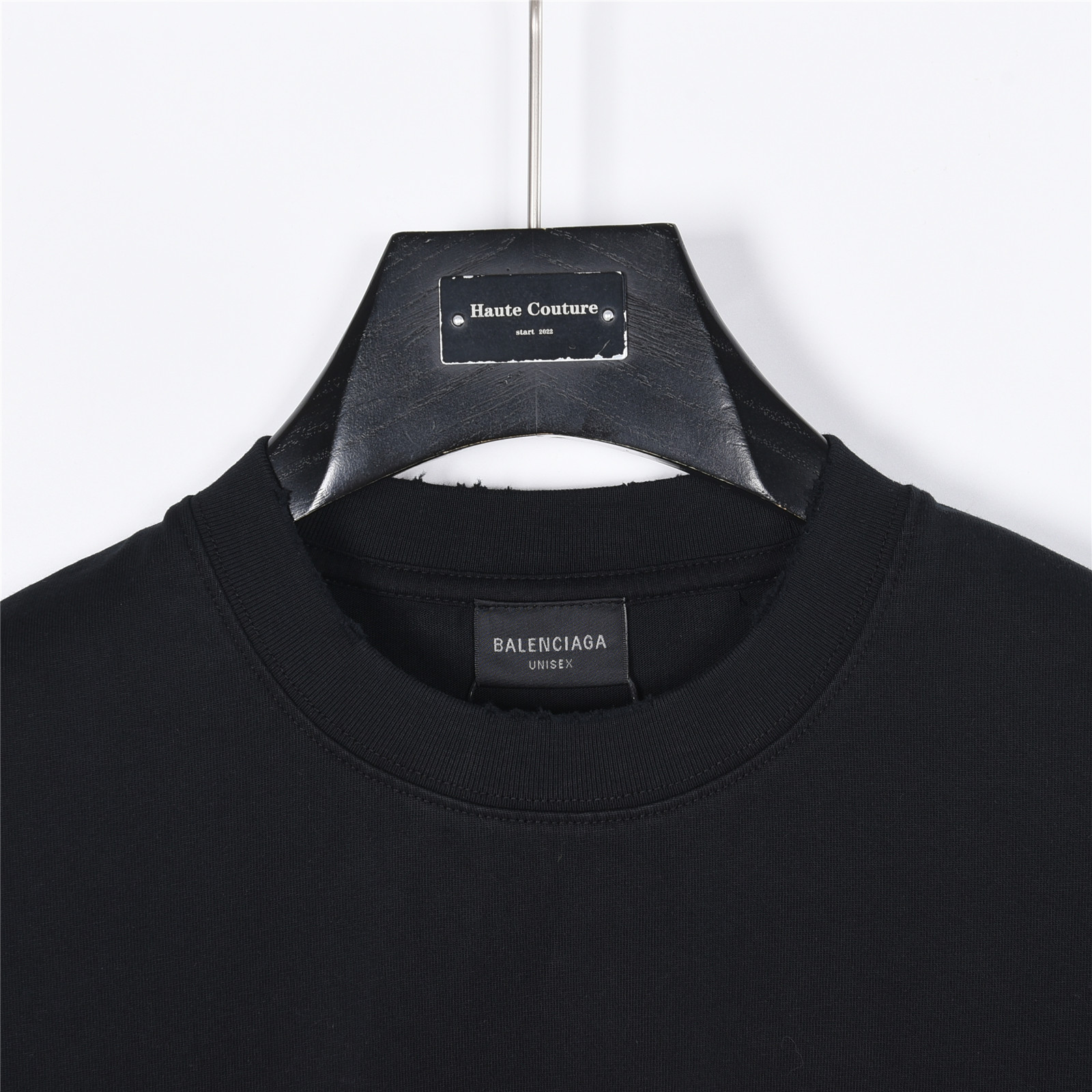 Balenciaga/巴黎世家 锁扣字母涂鸦印花破洞短袖T恤-莆田鞋,莆田鞋货源,高仿鞋,高仿鞋货源,安福档口,莆田高仿鞋,莆田鞋批发,高仿鞋批发,莆田高仿运动鞋,高仿运动鞋,莆田运动鞋 Balenciaga/巴黎世家 锁扣字母涂鸦印花破洞短袖T恤