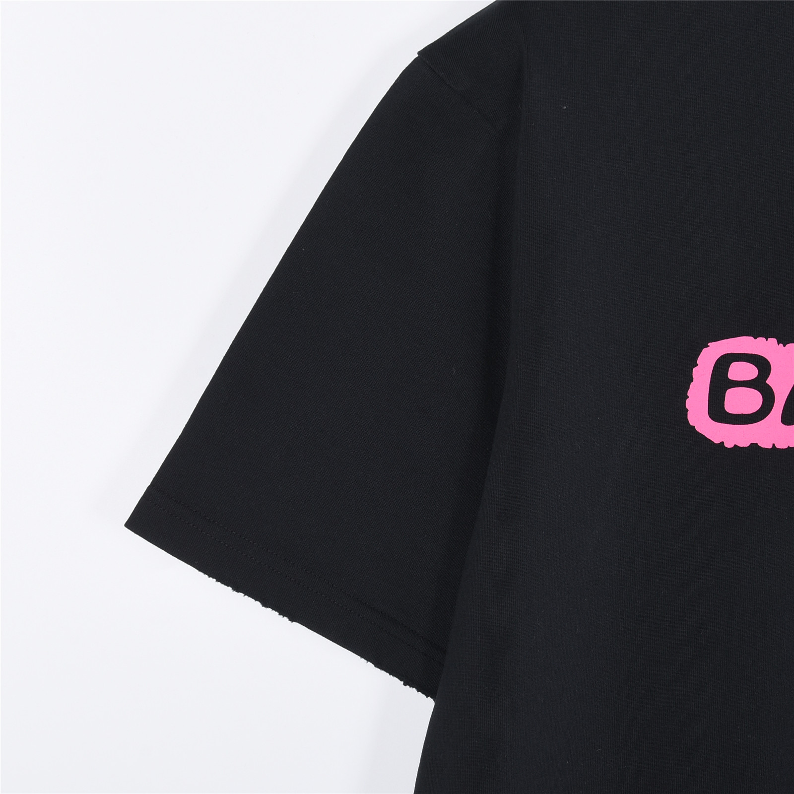 Balenciaga/巴黎世家 锁扣字母涂鸦印花破洞短袖T恤-莆田鞋,莆田鞋货源,高仿鞋,高仿鞋货源,安福档口,莆田高仿鞋,莆田鞋批发,高仿鞋批发,莆田高仿运动鞋,高仿运动鞋,莆田运动鞋 Balenciaga/巴黎世家 锁扣字母涂鸦印花破洞短袖T恤