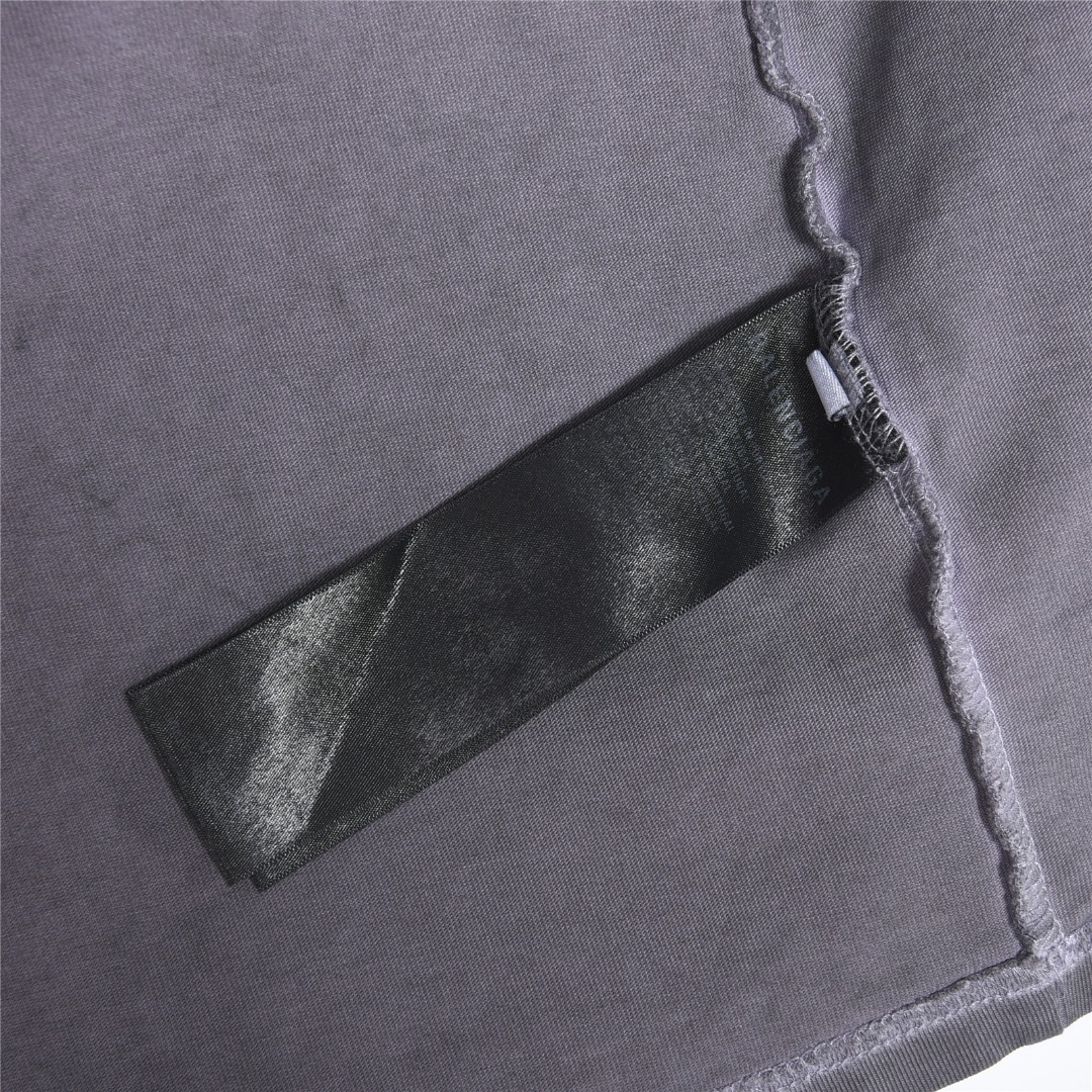 Balenciaga/巴黎世家 水洗泥染几何logo双B破洞短袖T恤-Top High Quatity Cheap Sneakers Fashion Clothing Clothes Bags handbags Shoes of all Brand wholesale With The best Quality And Beautiful Price from China Factory Chinese suppliers wholesaler seller Balenciaga/巴黎世家 水洗泥染几何logo双B破洞短袖T恤