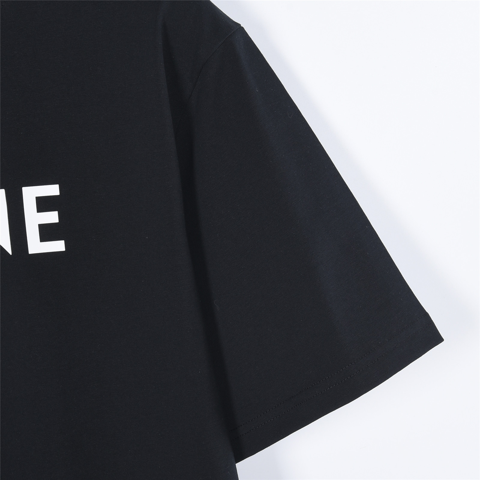 Celine/赛琳 经典字母压胶印花短袖T恤 黑色 白色 Celine/赛琳 经典字母压胶印花短袖T恤 黑色 白色