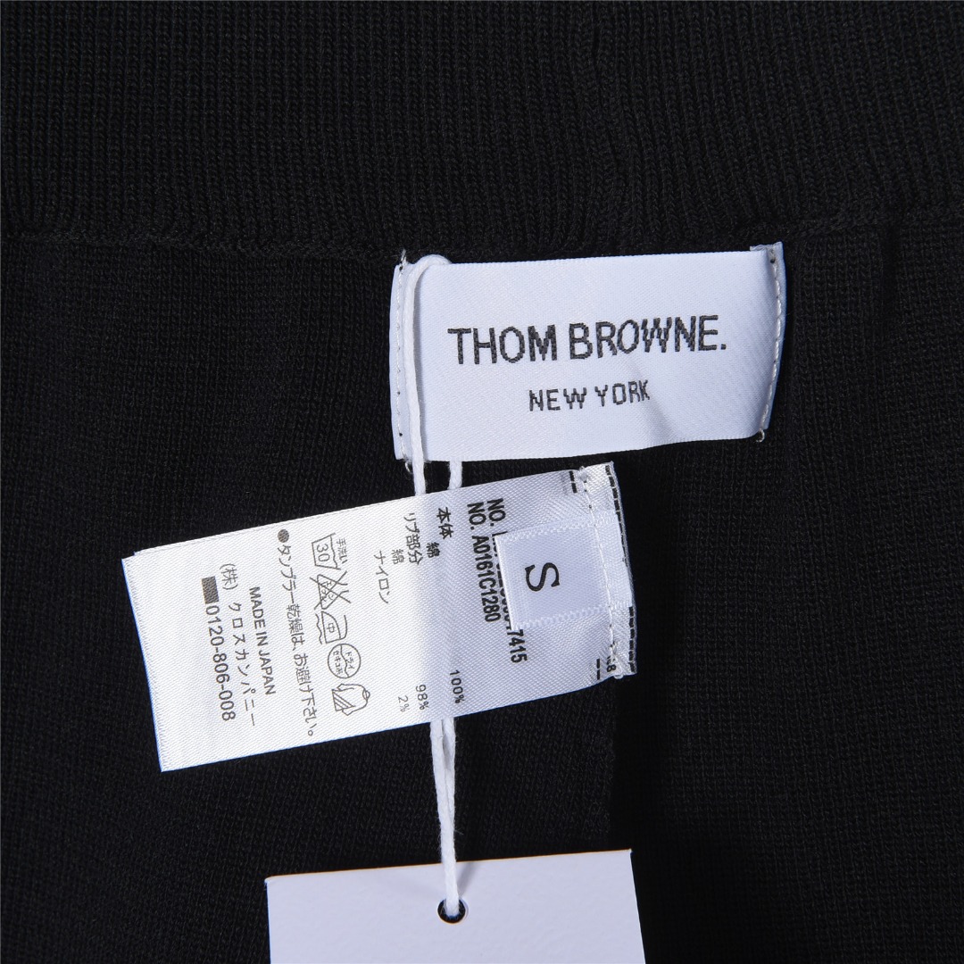 ThomBrowne/汤姆布朗 经典四条杠针织短裤-莆田鞋,莆田鞋货源,高仿鞋,高仿鞋货源,安福档口,莆田高仿鞋,莆田鞋批发,高仿鞋批发,莆田高仿运动鞋,高仿运动鞋,莆田运动鞋 ThomBrowne/汤姆布朗 经典四条杠针织短裤
