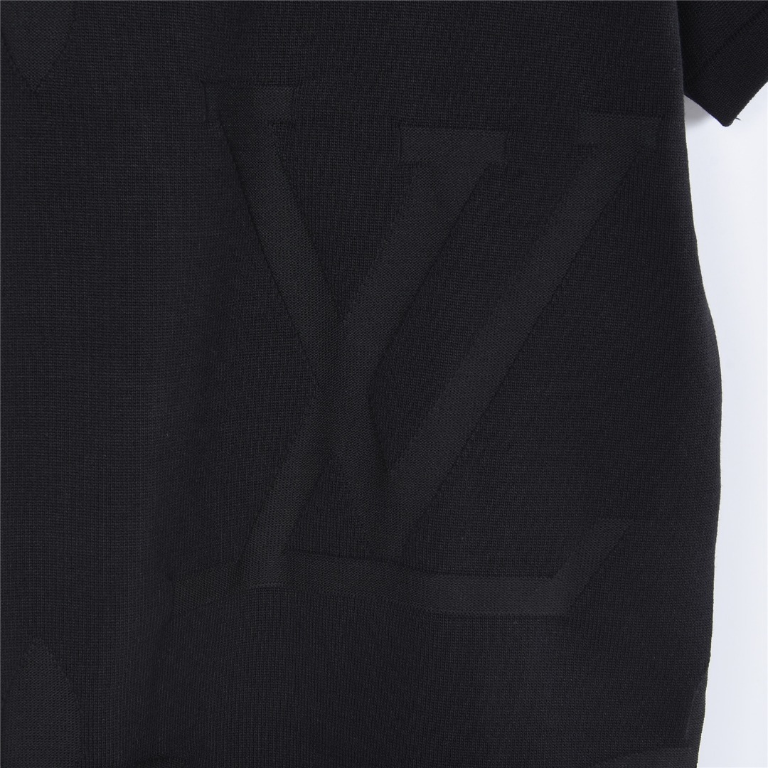 Louis Vuitton/路易威登 暗纹老花提花针织短袖T恤-Chinese UA Cheap High Quatity Brand Clothes Bags handbags Sneakers wholesale wholesaler seller from China Factory suppliers Fashion Clothing Shoes best Quality Beautiful Price Louis Vuitton/路易威登 暗纹老花提花针织短袖T恤