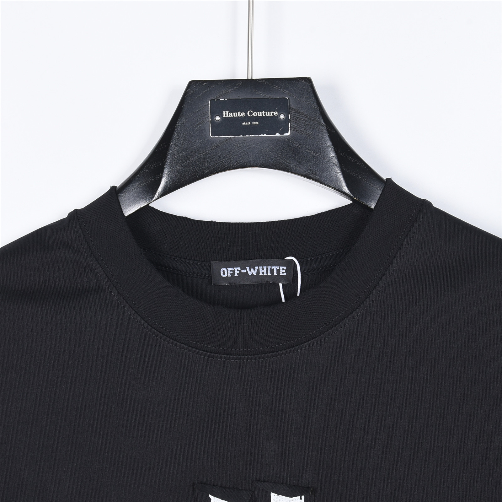 OFFWHITE 背后箭头logo贴布刺绣圆领短袖T恤 黑色 白色-Top High Quatity Cheap Sneakers Fashion Clothing Clothes Bags handbags Shoes of all Brand wholesale With The best Quality And Beautiful Price from China Factory Chinese suppliers wholesaler seller OFFWHITE 背后箭头logo贴布刺绣圆领短袖T恤 黑色 白色