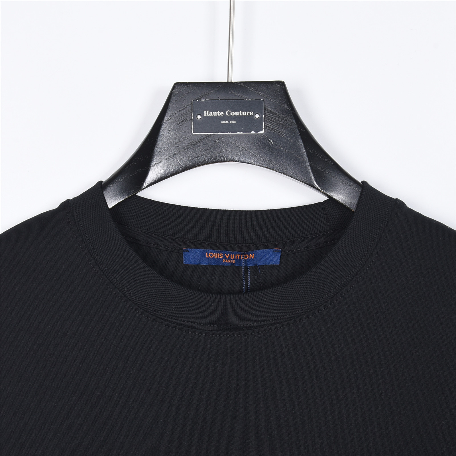Louis Vuitton/路易威登 后背四叶草签名logo发泡印花短袖T恤 黑色 白色-Top High Quatity Cheap Sneakers Fashion Clothing Clothes Bags handbags Shoes of all Brand wholesale With The best Quality And Beautiful Price from China Factory Chinese suppliers wholesaler seller Louis Vuitton/路易威登 后背四叶草签名logo发泡印花短袖T恤 黑色 白色