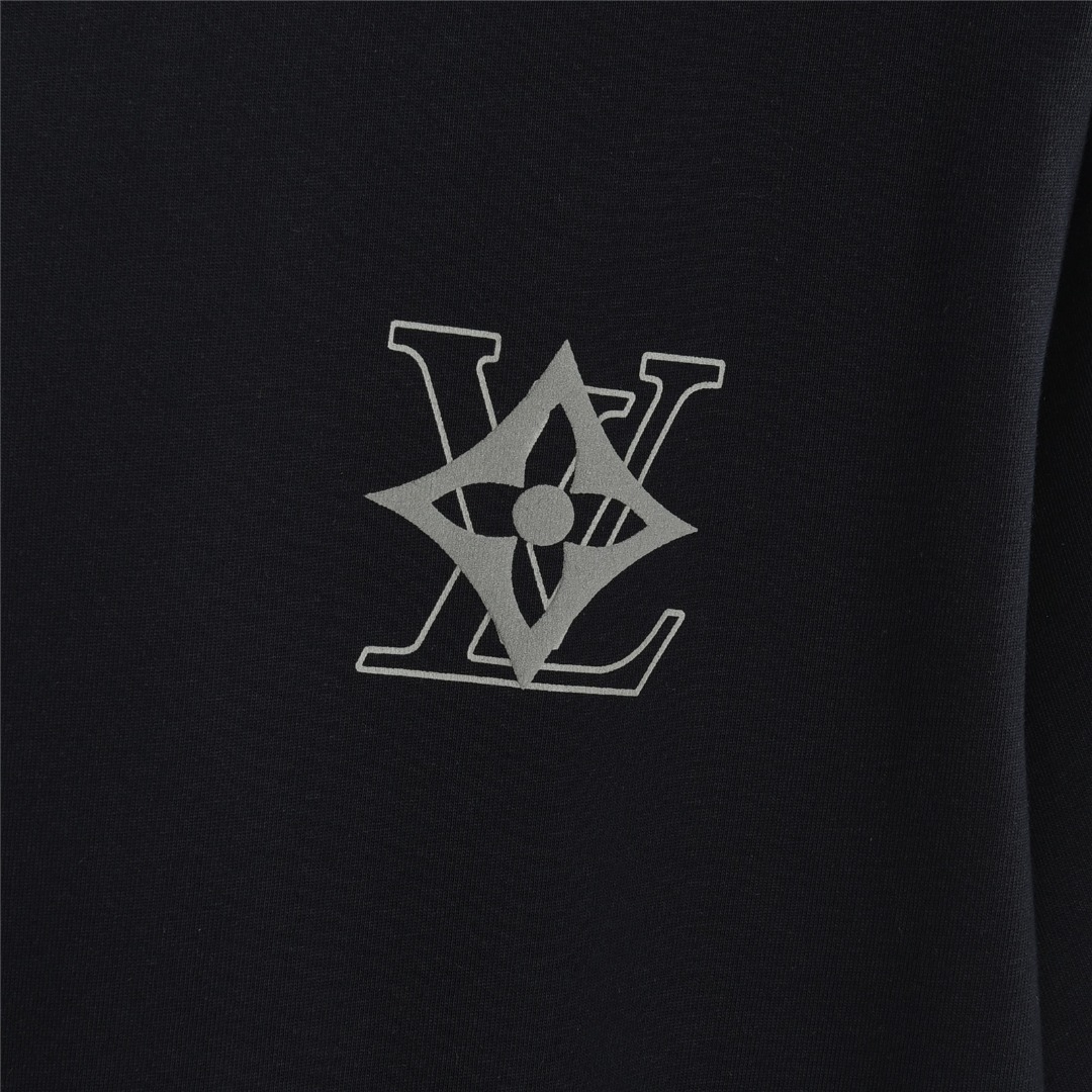 Louis Vuitton/路易威登 后背四叶草签名logo发泡印花短袖T恤 黑色 白色-Top High Quatity Cheap Sneakers Fashion Clothing Clothes Bags handbags Shoes of all Brand wholesale With The best Quality And Beautiful Price from China Factory Chinese suppliers wholesaler seller Louis Vuitton/路易威登 后背四叶草签名logo发泡印花短袖T恤 黑色 白色
