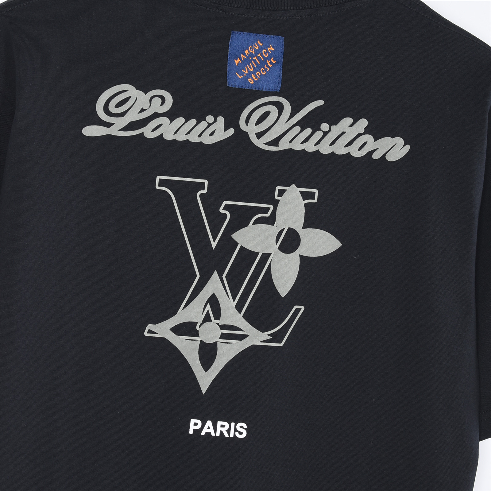Louis Vuitton/路易威登 后背四叶草签名logo发泡印花短袖T恤 黑色 白色-Top High Quatity Cheap Sneakers Fashion Clothing Clothes Bags handbags Shoes of all Brand wholesale With The best Quality And Beautiful Price from China Factory Chinese suppliers wholesaler seller Louis Vuitton/路易威登 后背四叶草签名logo发泡印花短袖T恤 黑色 白色