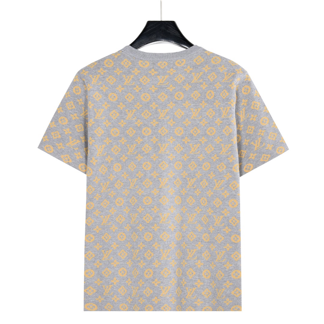 Louis Vuitton/路易威登 满印老花提花针织短袖T恤-Chinese UA Cheap High Quatity Brand Clothes Bags handbags Sneakers wholesale wholesaler seller from China Factory suppliers Fashion Clothing Shoes best Quality Beautiful Price Louis Vuitton/路易威登 满印老花提花针织短袖T恤