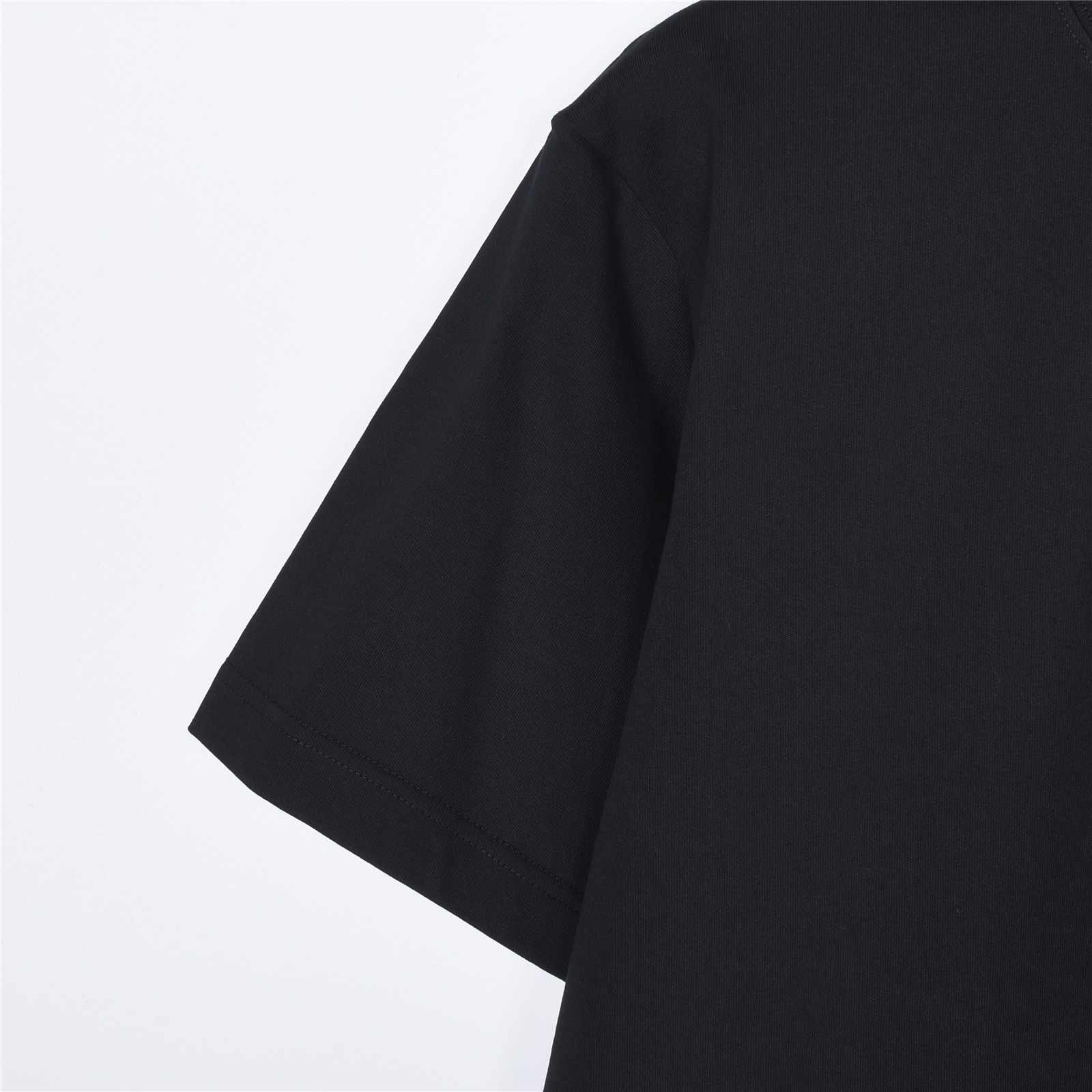 Louis Vuitton路易威登 破坏牛仔贴布刺绣圆领短袖T恤 黑色 白色-Top High Quatity Cheap Sneakers Fashion Clothing Clothes Bags handbags Shoes of all Brand wholesale With The best Quality And Beautiful Price from China Factory Chinese suppliers wholesaler seller Louis Vuitton路易威登 破坏牛仔贴布刺绣圆领短袖T恤 黑色 白色