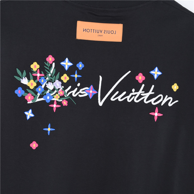 Louis Vuitton路易威登 花卉草签刺绣圆领短袖T恤-Chinese UA Cheap High Quatity Brand Clothes Bags handbags Sneakers wholesale wholesaler seller from China Factory suppliers Fashion Clothing Shoes best Quality Beautiful Price Louis Vuitton路易威登 花卉草签刺绣圆领短袖T恤