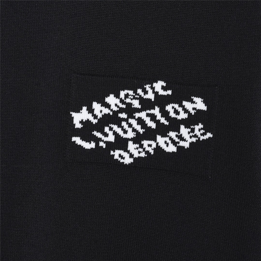Louis Vuitton路易威登 袖口logo及小字母提花针织短袖T恤-Top High Quatity Cheap Sneakers Fashion Clothing Clothes Bags handbags Shoes of all Brand wholesale With The best Quality And Beautiful Price from China Factory Chinese suppliers wholesaler seller Louis Vuitton路易威登 袖口logo及小字母提花针织短袖T恤
