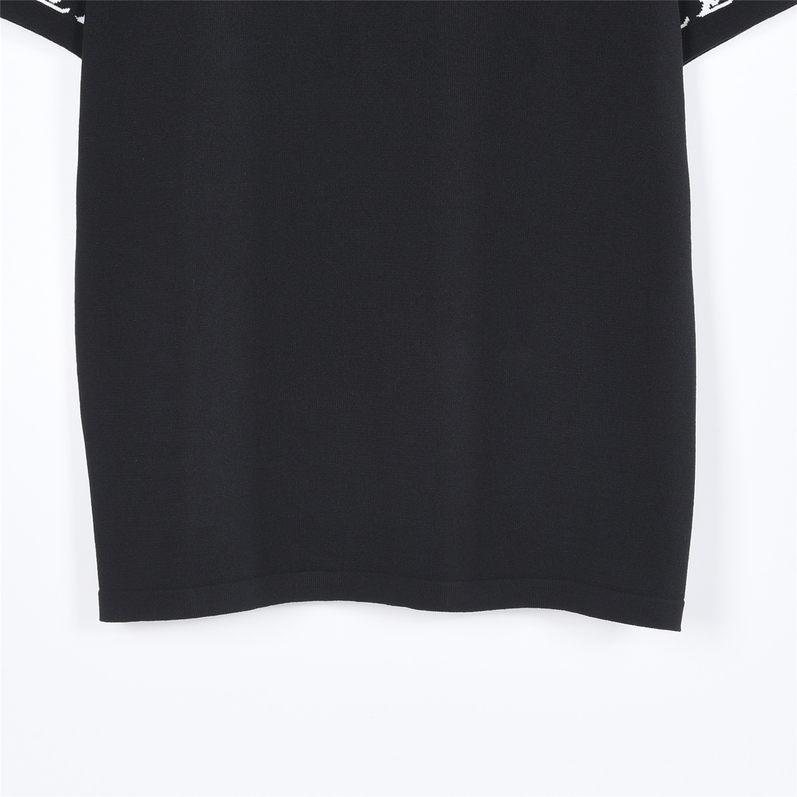 Louis Vuitton路易威登 袖口logo及小字母提花针织短袖T恤-Top High Quatity Cheap Sneakers Fashion Clothing Clothes Bags handbags Shoes of all Brand wholesale With The best Quality And Beautiful Price from China Factory Chinese suppliers wholesaler seller Louis Vuitton路易威登 袖口logo及小字母提花针织短袖T恤