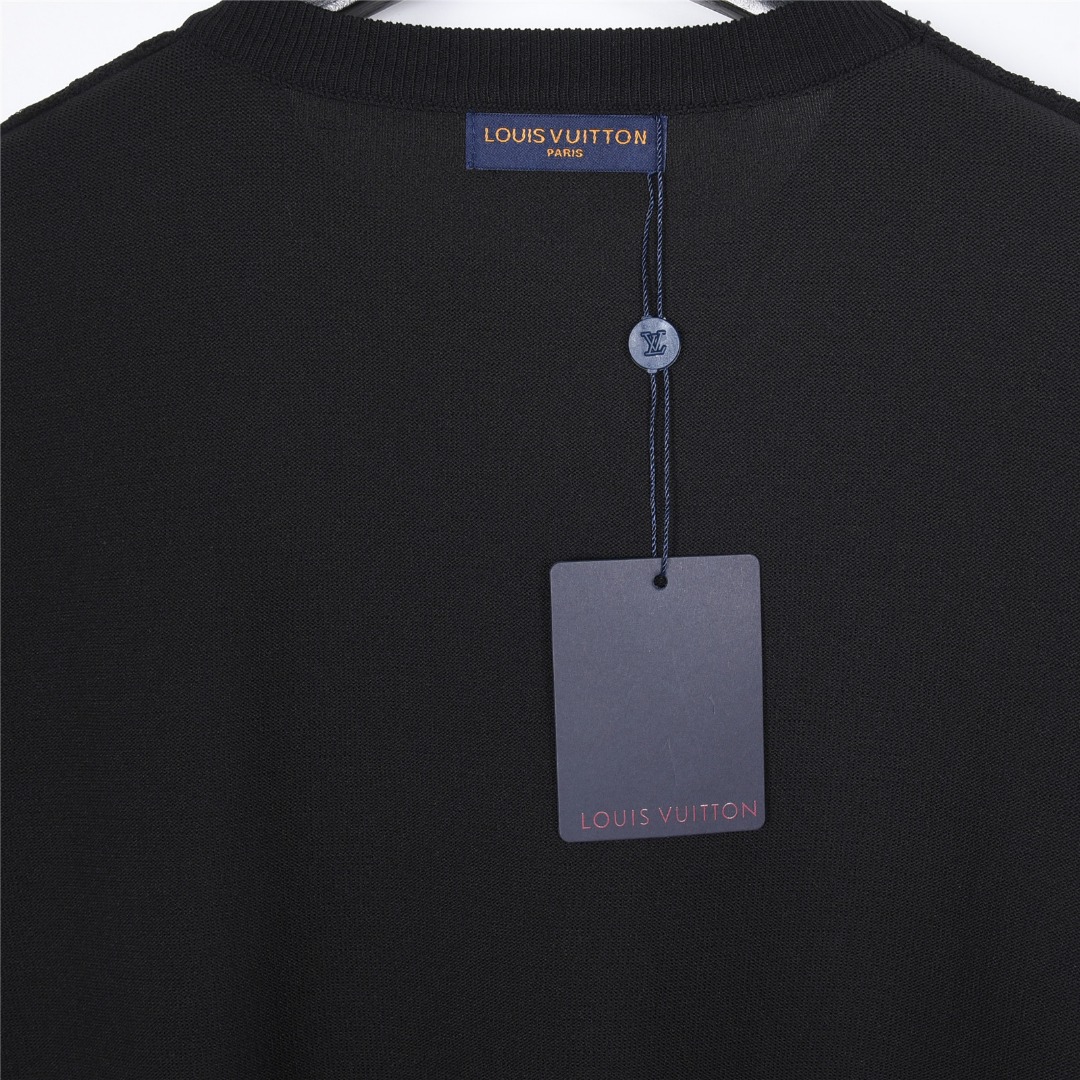 Louis Vuitton路易威登 袖口logo及小字母提花针织短袖T恤-Top High Quatity Cheap Sneakers Fashion Clothing Clothes Bags handbags Shoes of all Brand wholesale With The best Quality And Beautiful Price from China Factory Chinese suppliers wholesaler seller Louis Vuitton路易威登 袖口logo及小字母提花针织短袖T恤