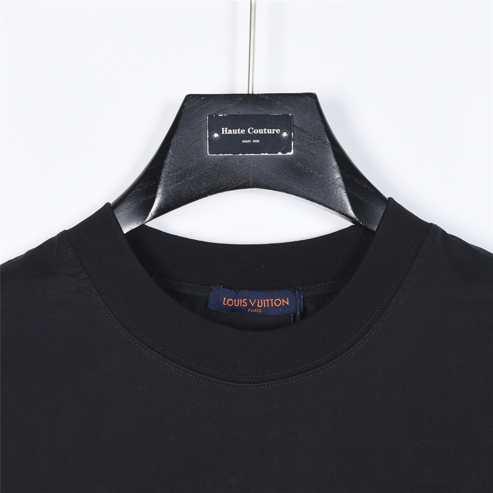 Louis Vuitton路易威登 后背暗纹太阳花刺绣短袖T恤 黑色 白色-Top High Quatity Cheap Sneakers Fashion Clothing Clothes Bags handbags Shoes of all Brand wholesale With The best Quality And Beautiful Price from China Factory Chinese suppliers wholesaler seller Louis Vuitton路易威登 后背暗纹太阳花刺绣短袖T恤 黑色 白色