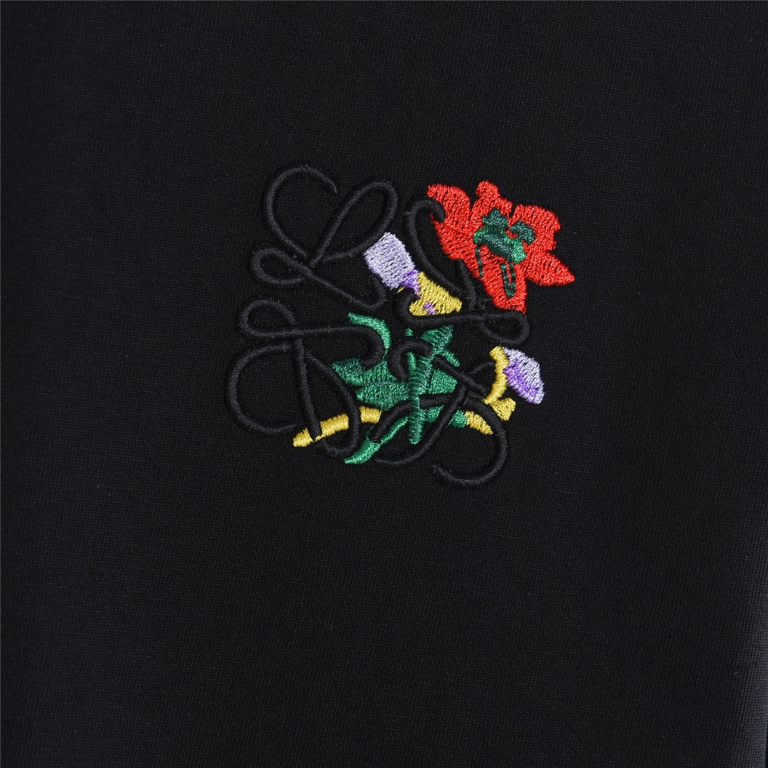 Loewe/罗意威 花卉刺绣短袖T恤 黑色 白色-Chinese UA Cheap High Quatity Brand Clothes Bags handbags Sneakers wholesale wholesaler seller from China Factory suppliers Fashion Clothing Shoes best Quality Beautiful Price Loewe/罗意威 花卉刺绣短袖T恤 黑色 白色