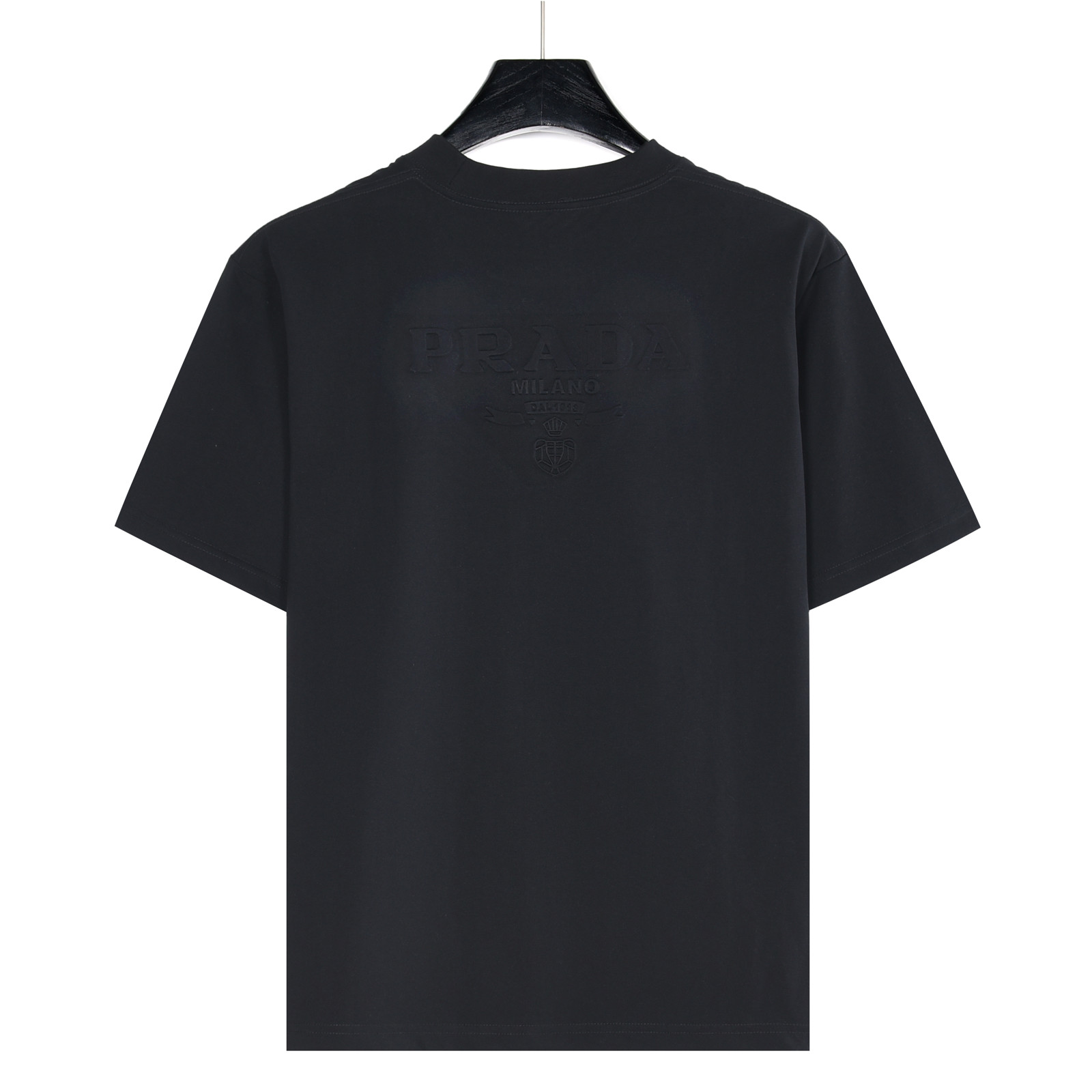 PRADA/普拉达 金属三角标及后背压花logo短袖T恤-Chinese UA Cheap High Quatity Brand Clothes Bags handbags Sneakers wholesale wholesaler seller from China Factory suppliers Fashion Clothing Shoes best Quality Beautiful Price PRADA/普拉达 金属三角标及后背压花logo短袖T恤