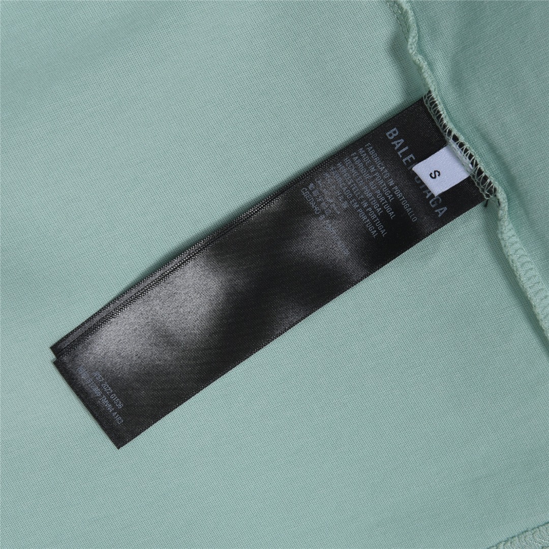 Balenciaga/巴黎世家 圆环字母印花破洞短袖T恤-莆田鞋,莆田鞋货源,高仿鞋,高仿鞋货源,安福档口,莆田高仿鞋,莆田鞋批发,高仿鞋批发,莆田高仿运动鞋,高仿运动鞋,莆田运动鞋 Balenciaga/巴黎世家 圆环字母印花破洞短袖T恤