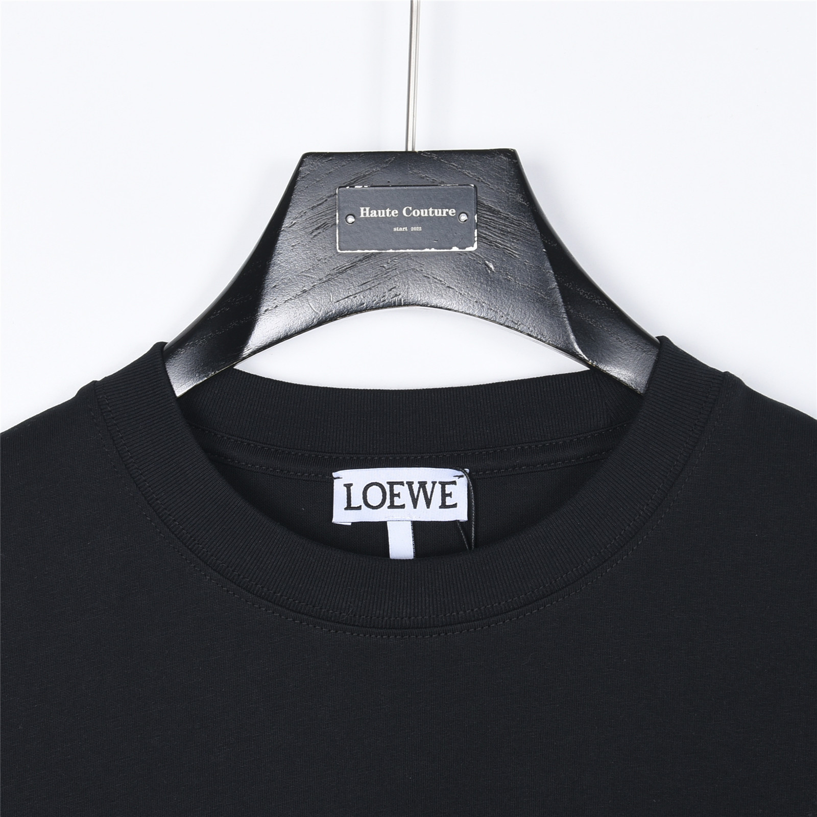 Loewe/罗意威 浮雕压花暗纹徽标短袖T恤 黑色 白色