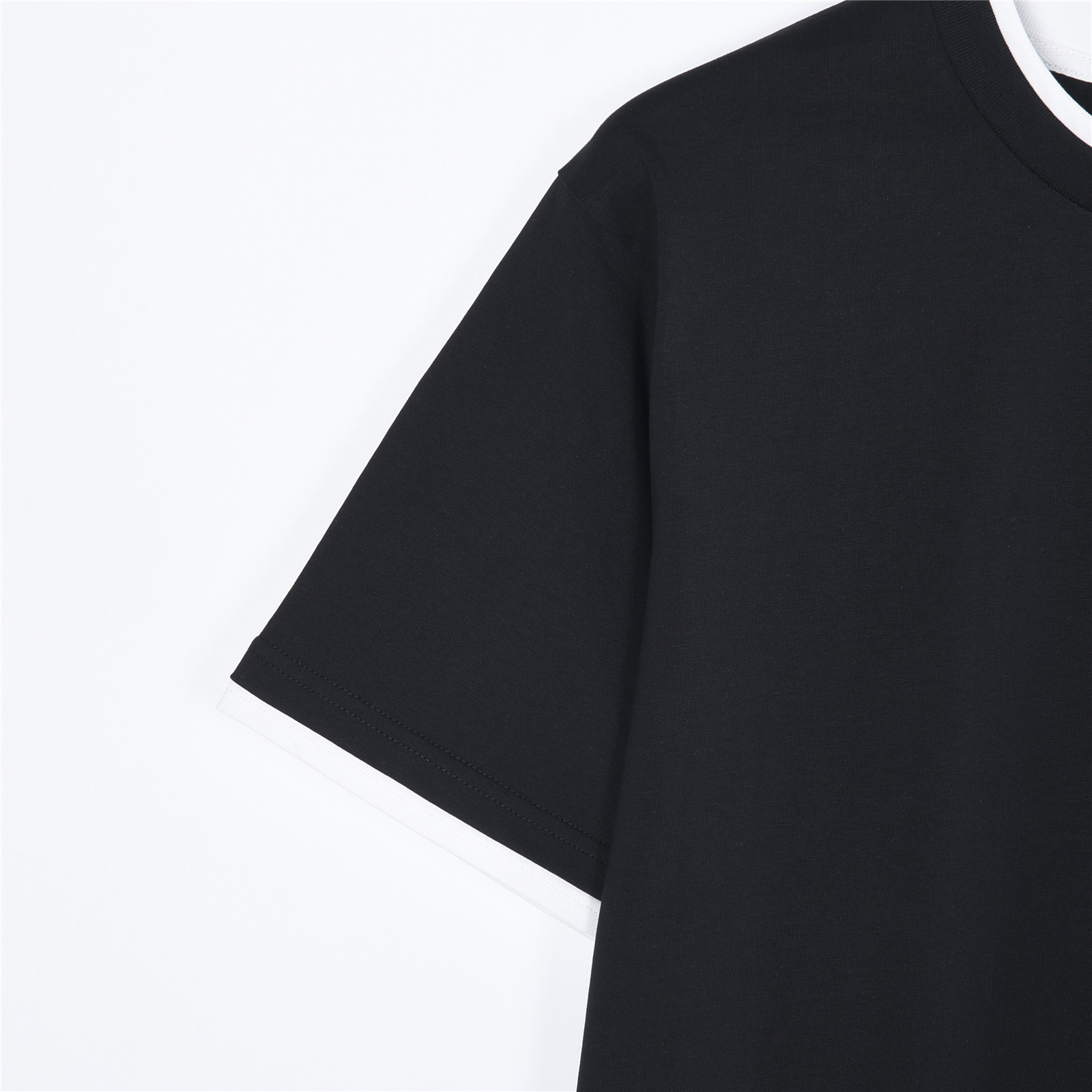 Prada/普拉达 假两件拼接三角标贴布短袖T恤-Top High Quatity Cheap Sneakers Fashion Clothing Clothes Bags handbags Shoes of all Brand wholesale With The best Quality And Beautiful Price from China Factory Chinese suppliers wholesaler seller Prada/普拉达 假两件拼接三角标贴布短袖T恤