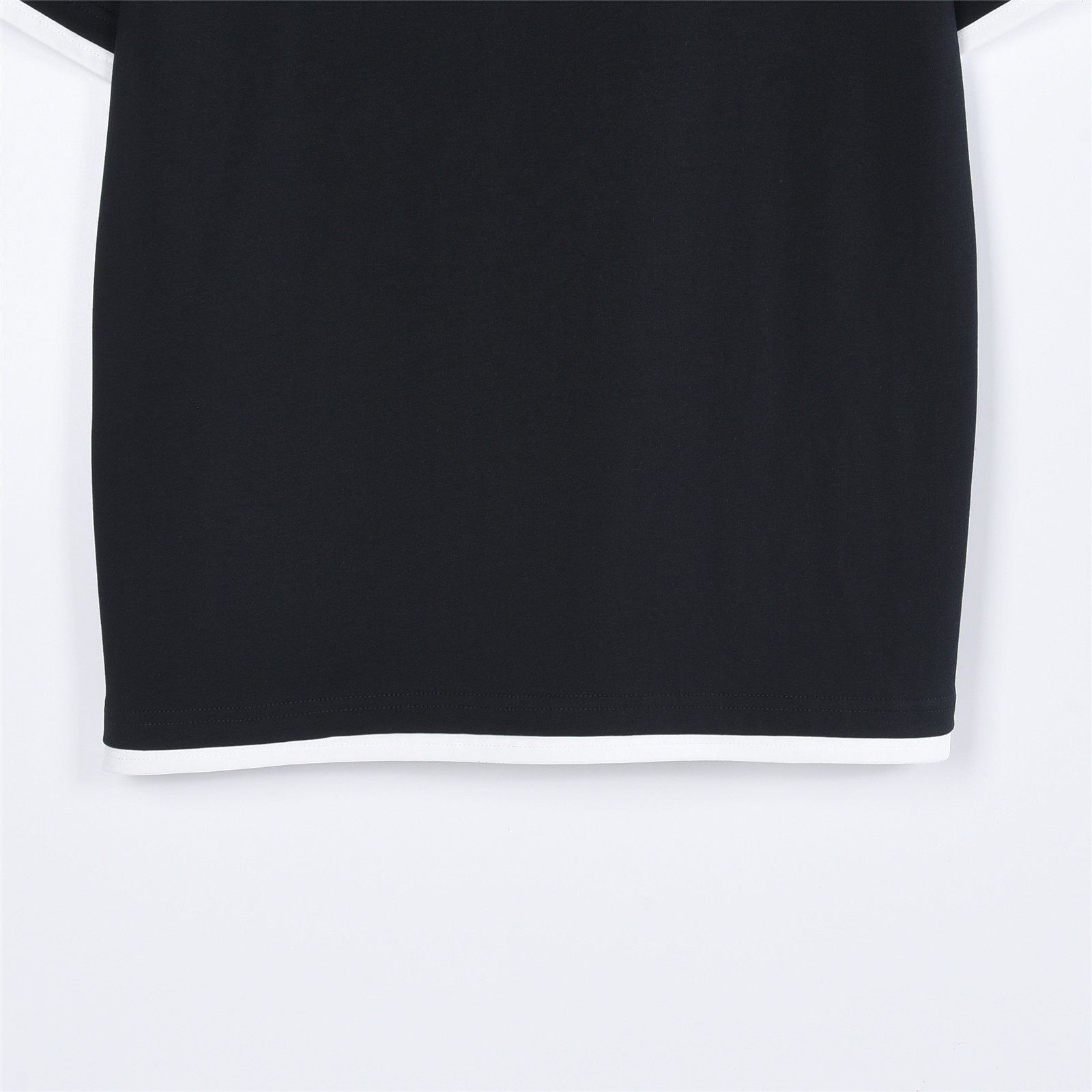 Prada/普拉达 假两件拼接三角标贴布短袖T恤-Top High Quatity Cheap Sneakers Fashion Clothing Clothes Bags handbags Shoes of all Brand wholesale With The best Quality And Beautiful Price from China Factory Chinese suppliers wholesaler seller Prada/普拉达 假两件拼接三角标贴布短袖T恤