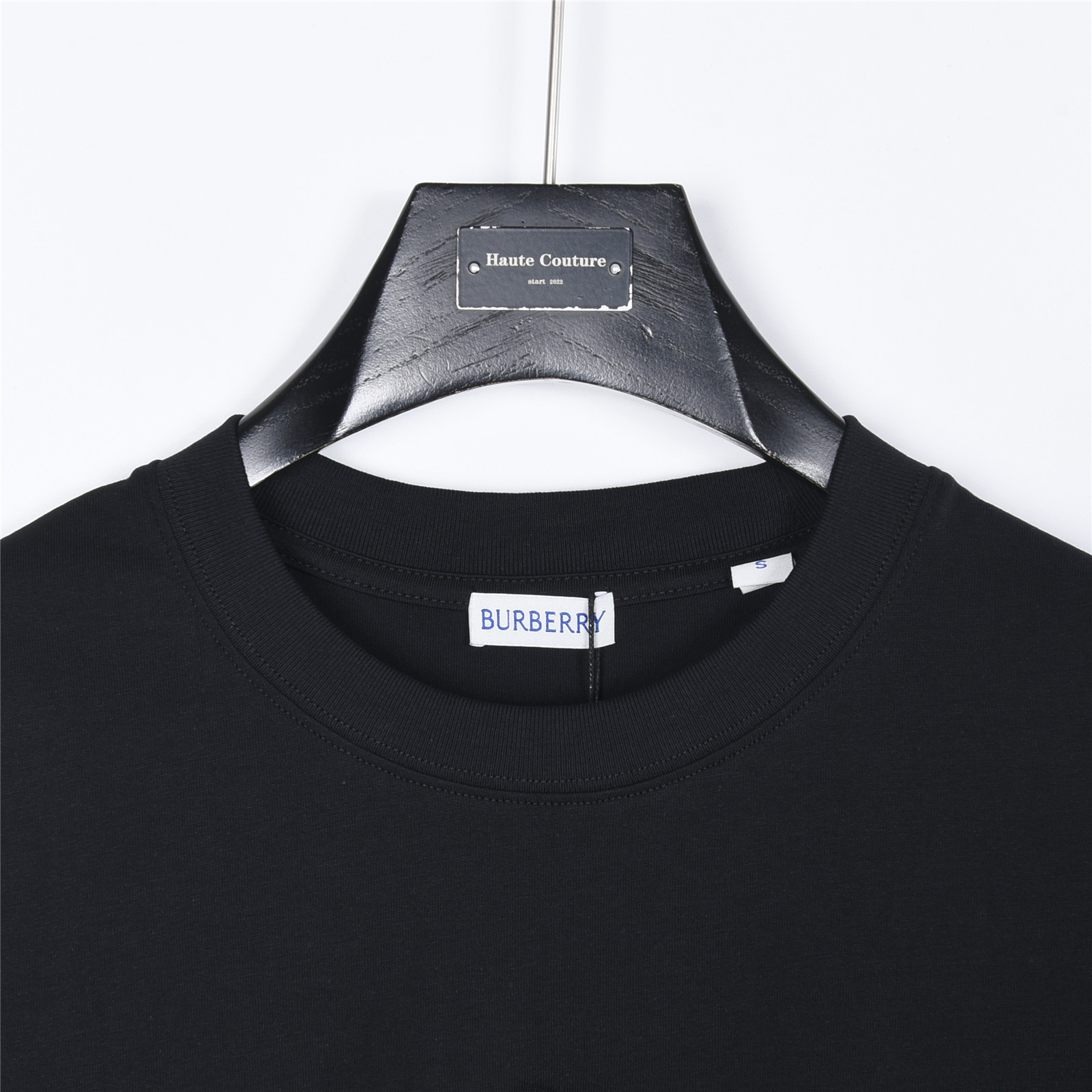 Burberry/巴宝莉 TB格纹方块字母浮雕压花短袖T恤 黑色 白色-Chinese UA Cheap High Quatity Brand Clothes Bags handbags Sneakers wholesale wholesaler seller from China Factory suppliers Fashion Clothing Shoes best Quality Beautiful Price Burberry/巴宝莉 TB格纹方块字母浮雕压花短袖T恤 黑色 白色