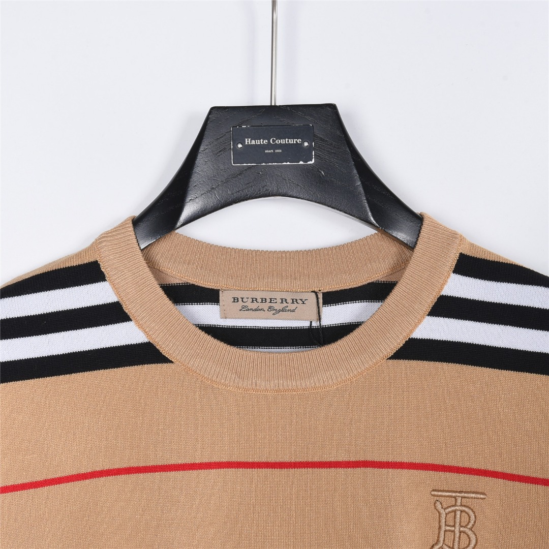 Burberry/巴宝莉 经典TB刺绣条纹针织短袖T恤 卡其 Burberry/巴宝莉 经典TB刺绣条纹针织短袖T恤 卡其