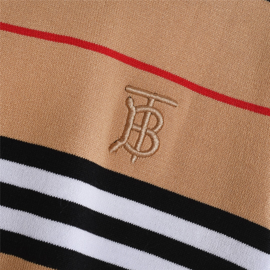Burberry/巴宝莉 经典TB刺绣条纹针织短袖T恤 卡其 Burberry/巴宝莉 经典TB刺绣条纹针织短袖T恤 卡其