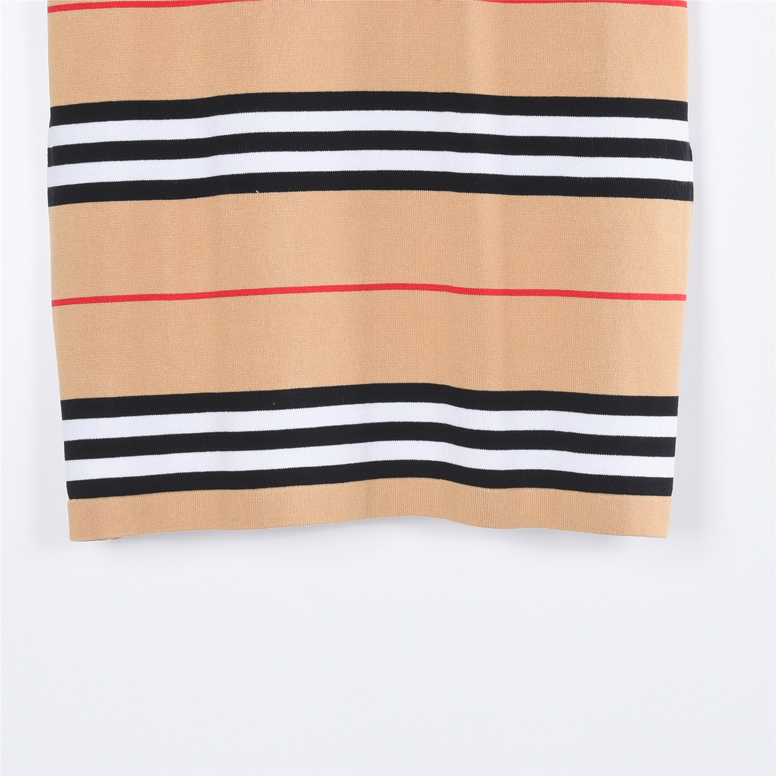 Burberry/巴宝莉 经典TB刺绣条纹针织短袖T恤 卡其 Burberry/巴宝莉 经典TB刺绣条纹针织短袖T恤 卡其