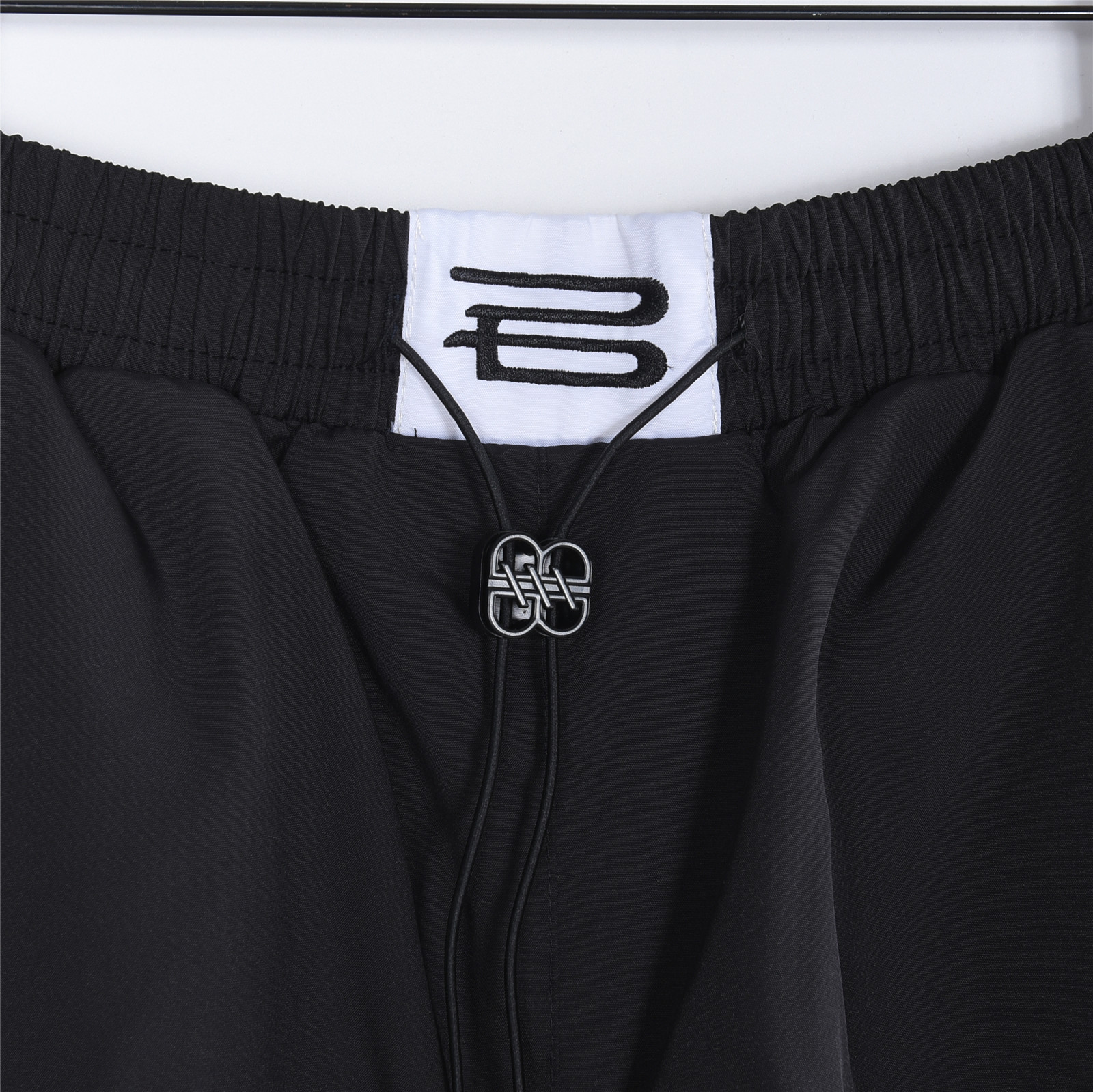 Balenciga/巴黎世家 撞色拼接logo刺绣短裤 米白 黑色