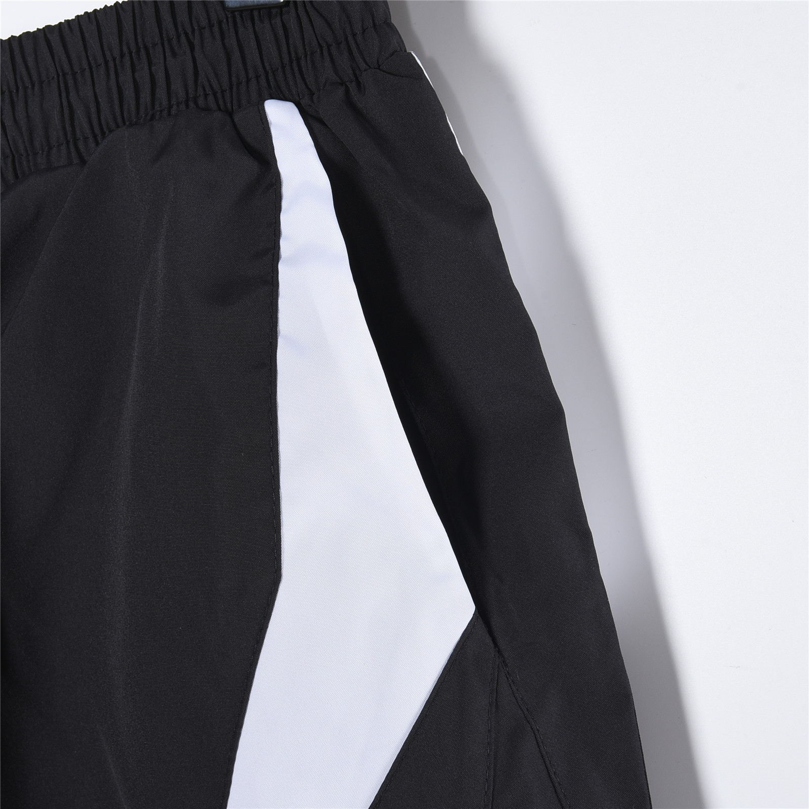 Balenciga/巴黎世家 撞色拼接logo刺绣短裤 米白 黑色