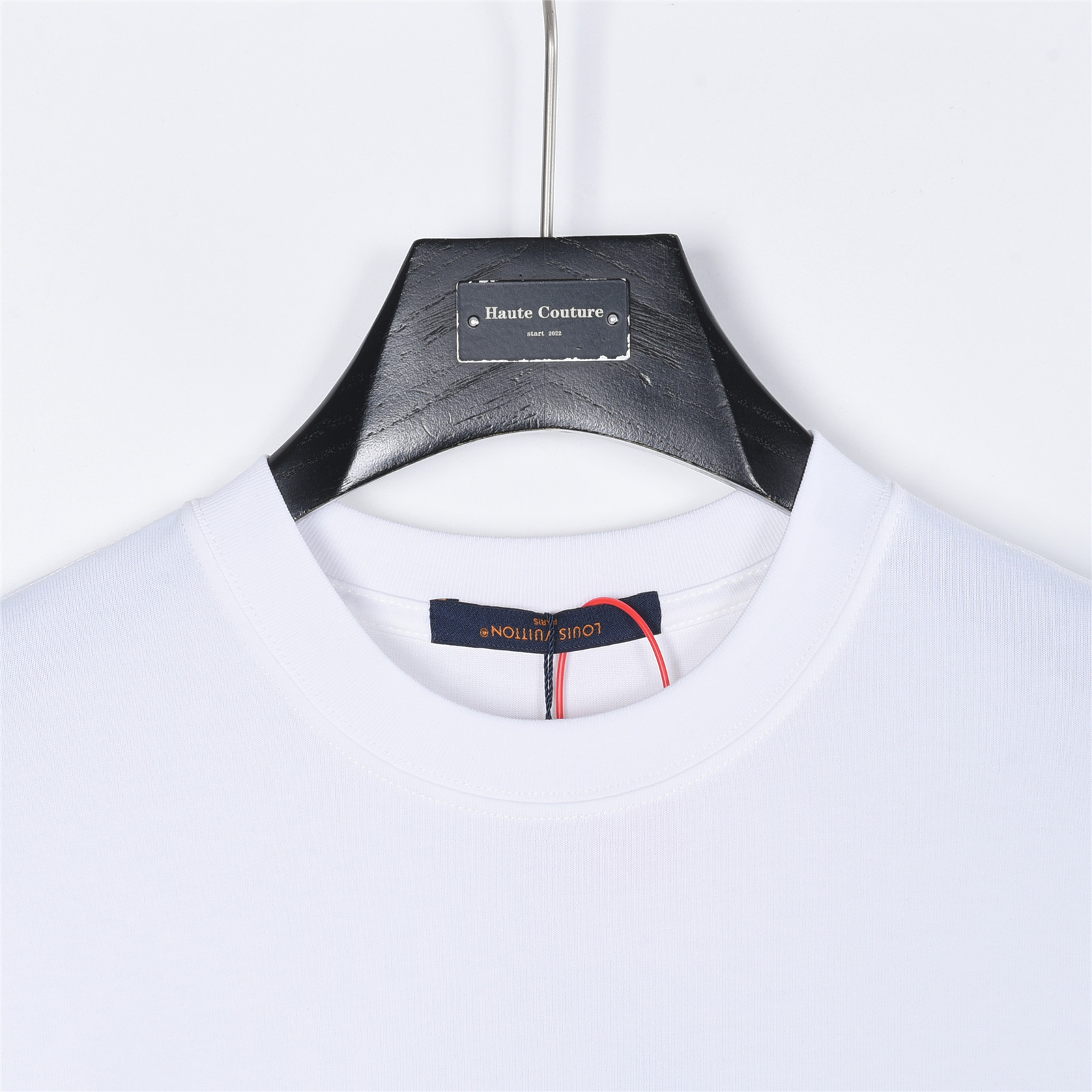 Louis Vuitton路易威登 暗纹立体签名刺绣短袖T恤-Top High Quatity Cheap Sneakers Fashion Clothing Clothes Bags handbags Shoes of all Brand wholesale With The best Quality And Beautiful Price from China Factory Chinese suppliers wholesaler seller Louis Vuitton路易威登 暗纹立体签名刺绣短袖T恤