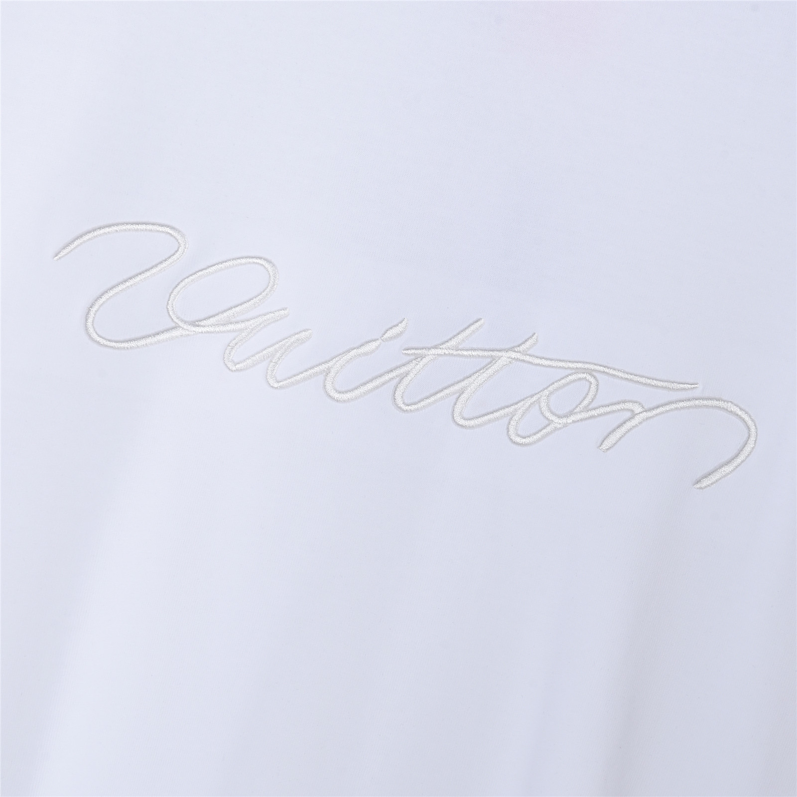 Louis Vuitton路易威登 暗纹立体签名刺绣短袖T恤-Top High Quatity Cheap Sneakers Fashion Clothing Clothes Bags handbags Shoes of all Brand wholesale With The best Quality And Beautiful Price from China Factory Chinese suppliers wholesaler seller Louis Vuitton路易威登 暗纹立体签名刺绣短袖T恤