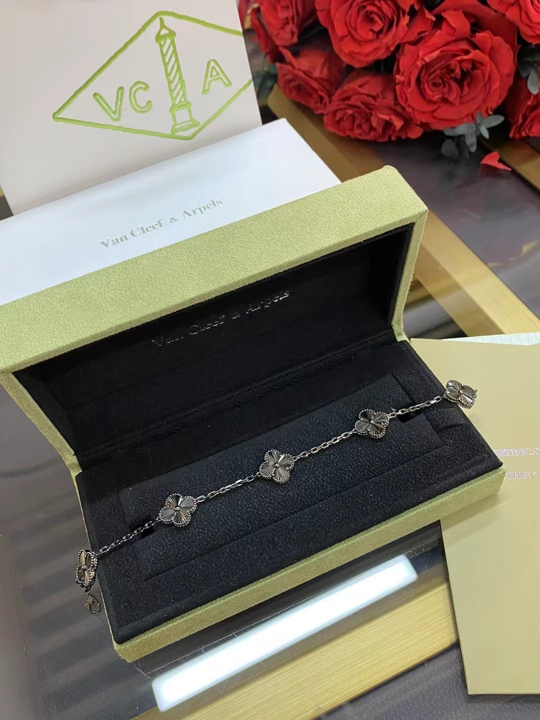 NO:102138,Four-leaf clover, five-flower laser gun black bracelet is so handsome, Vca bracelet, bracelet19860909四叶草五花 镭射枪黑手链太帅啦,Vca手链,bracelet,Jewelry