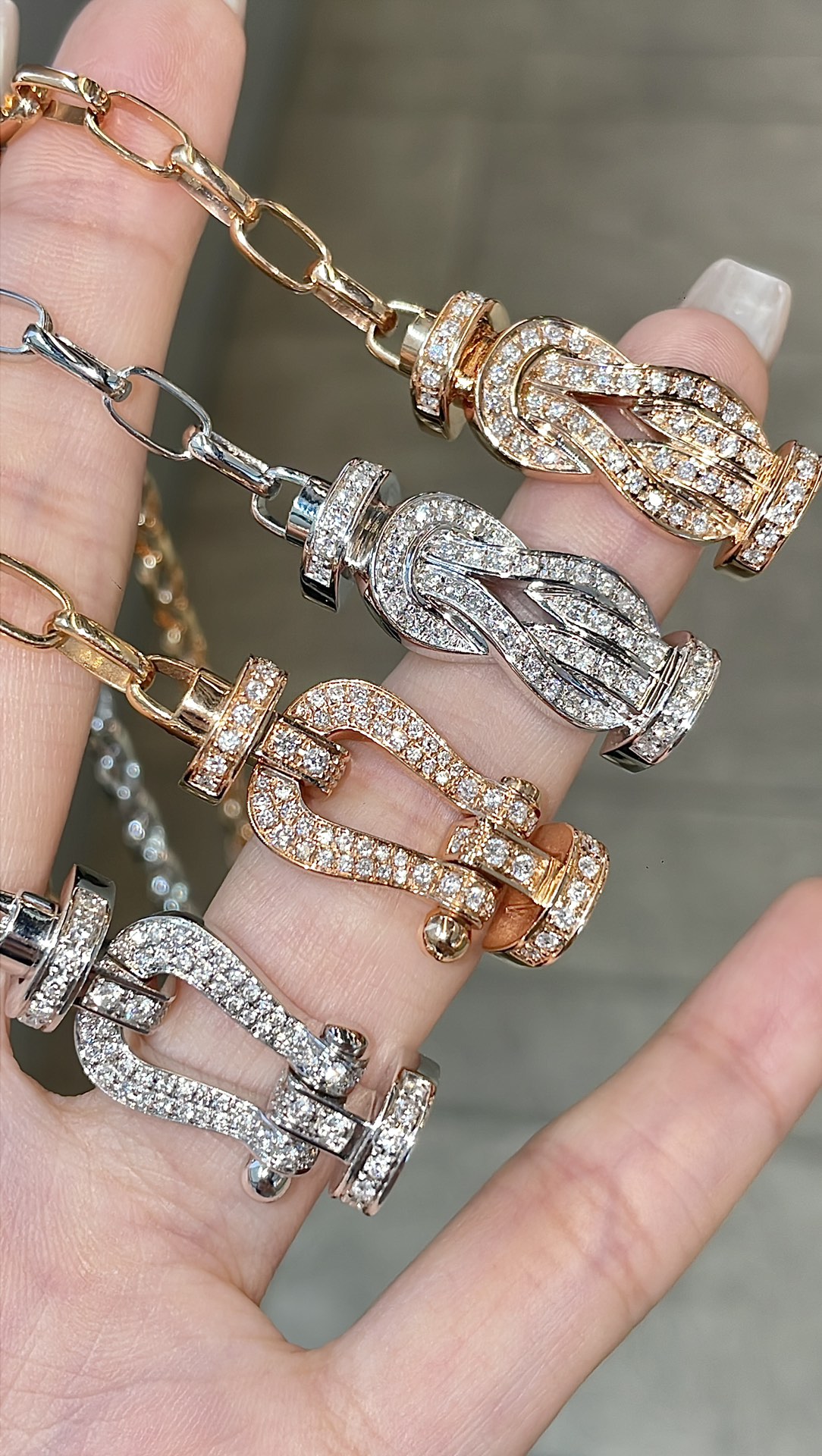 Fred Pavé Diamond Bracelet - Comprehensive