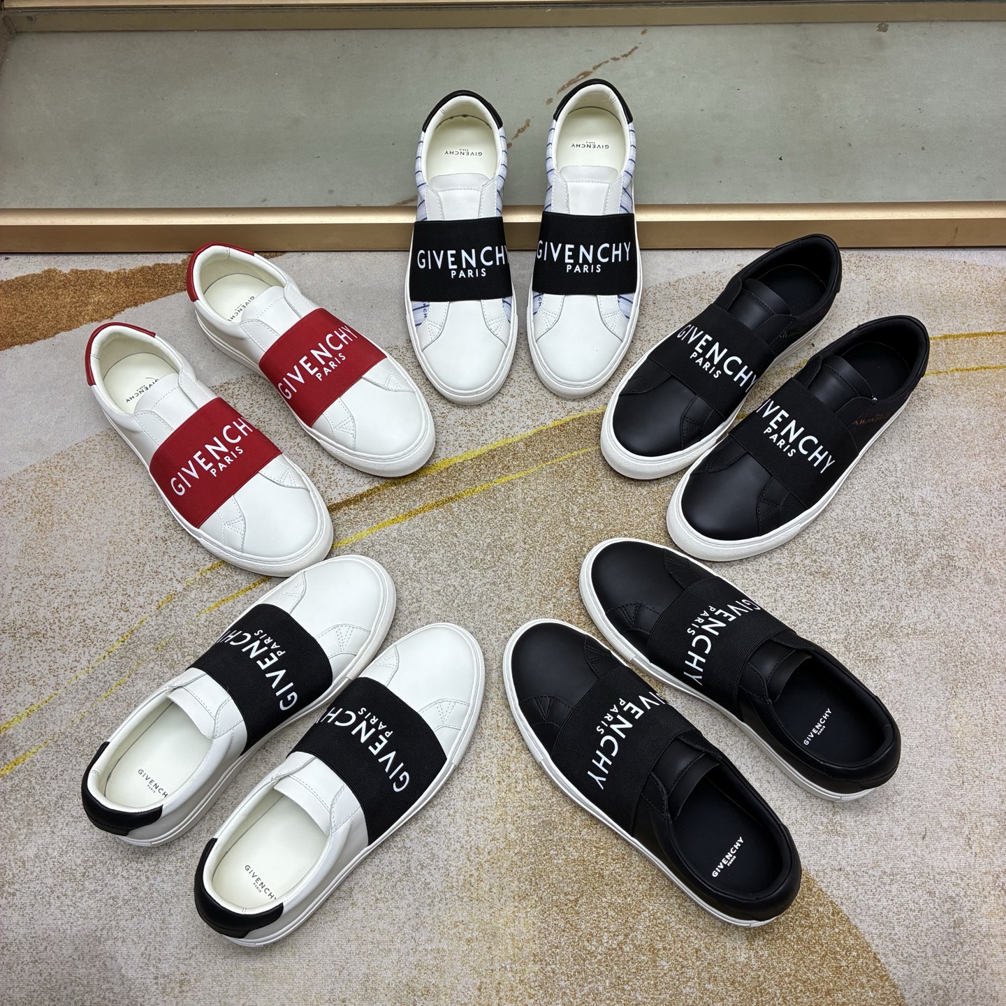 NO:588422,.2025 new model launched, Givenchy men's low-top jogging sneakers, lightweight soles, uppers made of high-quality calfskin!  The upper foot effect is handsome and stylish, increased by 4CM, enhancing the aura, graphic embroidery on the shoe body, black contrasting shoelaces. Transparent yellow sole, decorated with black reinforcement, 4G LOGO and three-dimensional GIVENCHY logo. Size 35–45. (46 customized) Xiya,,givenchy,givenchy,sneakers,cowhide19860909.2025新款上市,纪梵希男士低帮慢跑运动鞋,轻型鞋底,鞋面高品质小牛皮制成！上脚效果帅气有型,增高4CM,提升气场,鞋身图形刺绣,黑色撞色鞋带.透明黄色鞋底,饰有黑色加固、4G LOGO标志和立体GIVENCHY标志.码数35–45.(46定做）西雅,,givenchy,givenchy,sneakers,cowhide,Men's shoes