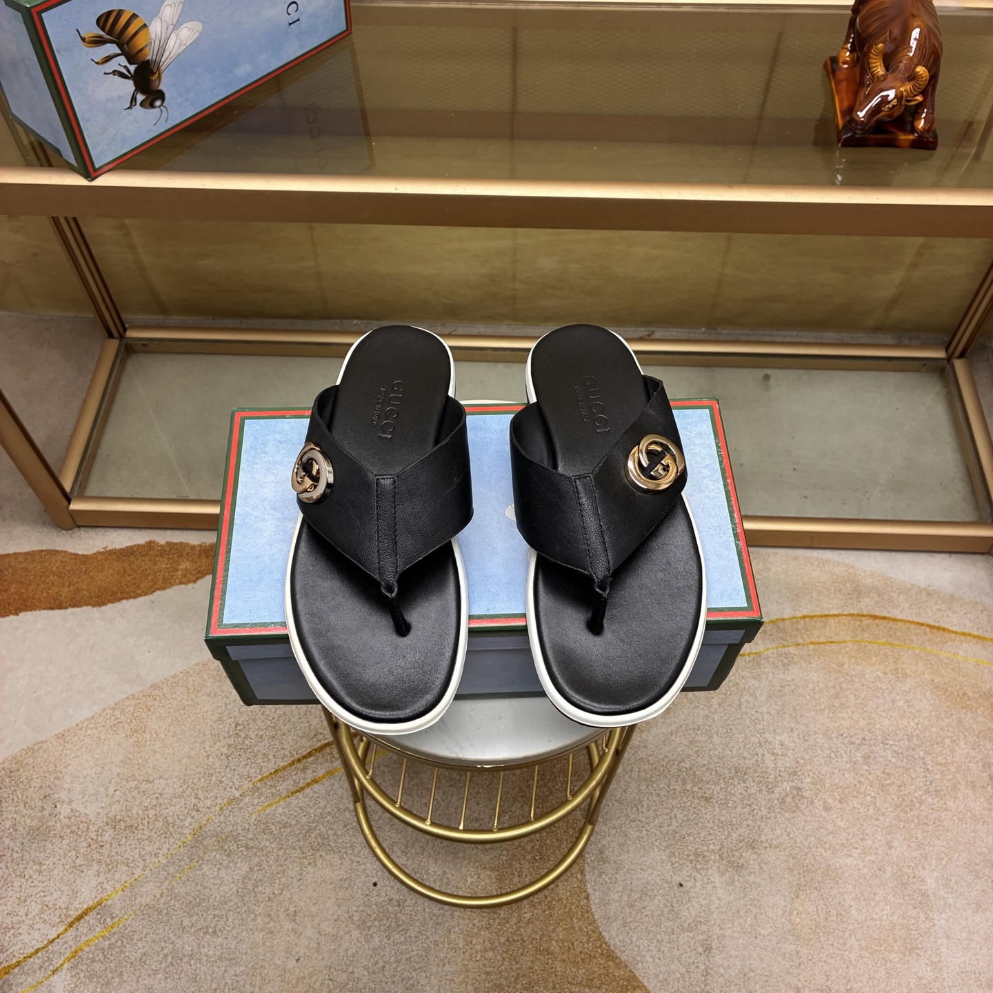 NO:782997,New model on the shelves. Gucci’s latest popular fashion slippers official website original 1:1 mold opening quality, fine workmanship and purely handmade, showing low-key luxury and high-end atmosphere, exquisite and delicate, calm and stable, comfortable to wear, versatile style, worth owning 38 to 45,, slippers19860909新款上架 .古奇最新爆款时尚拖鞋官网原版1:1开模原单品质,做工精细纯手工制作,彰显低调奢华高端大气,精巧细腻沉着稳重,穿着舒适,百搭款式,值得拥有38一45,,slippers,Men's shoes