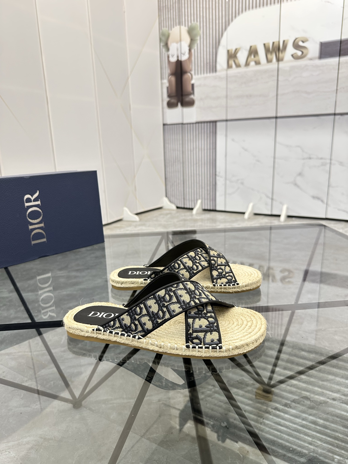 Precio de venta: P130 Marca: Dior* zapatillasTalla: 38-44(37.45.46.47) Material del producto: Parte 