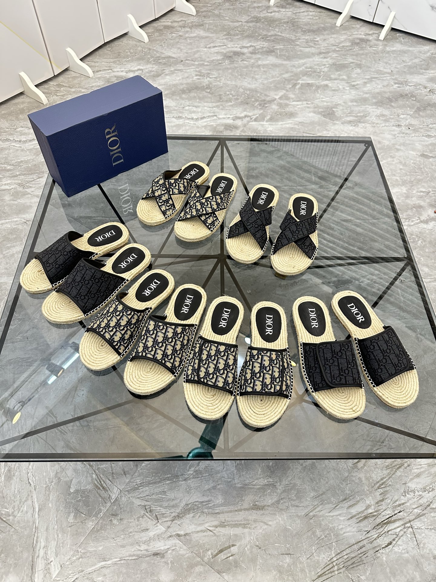 Precio de venta: P130 Marca: Dior* zapatillasTalla: 38-44(37.45.46.47) Material del producto: Parte 