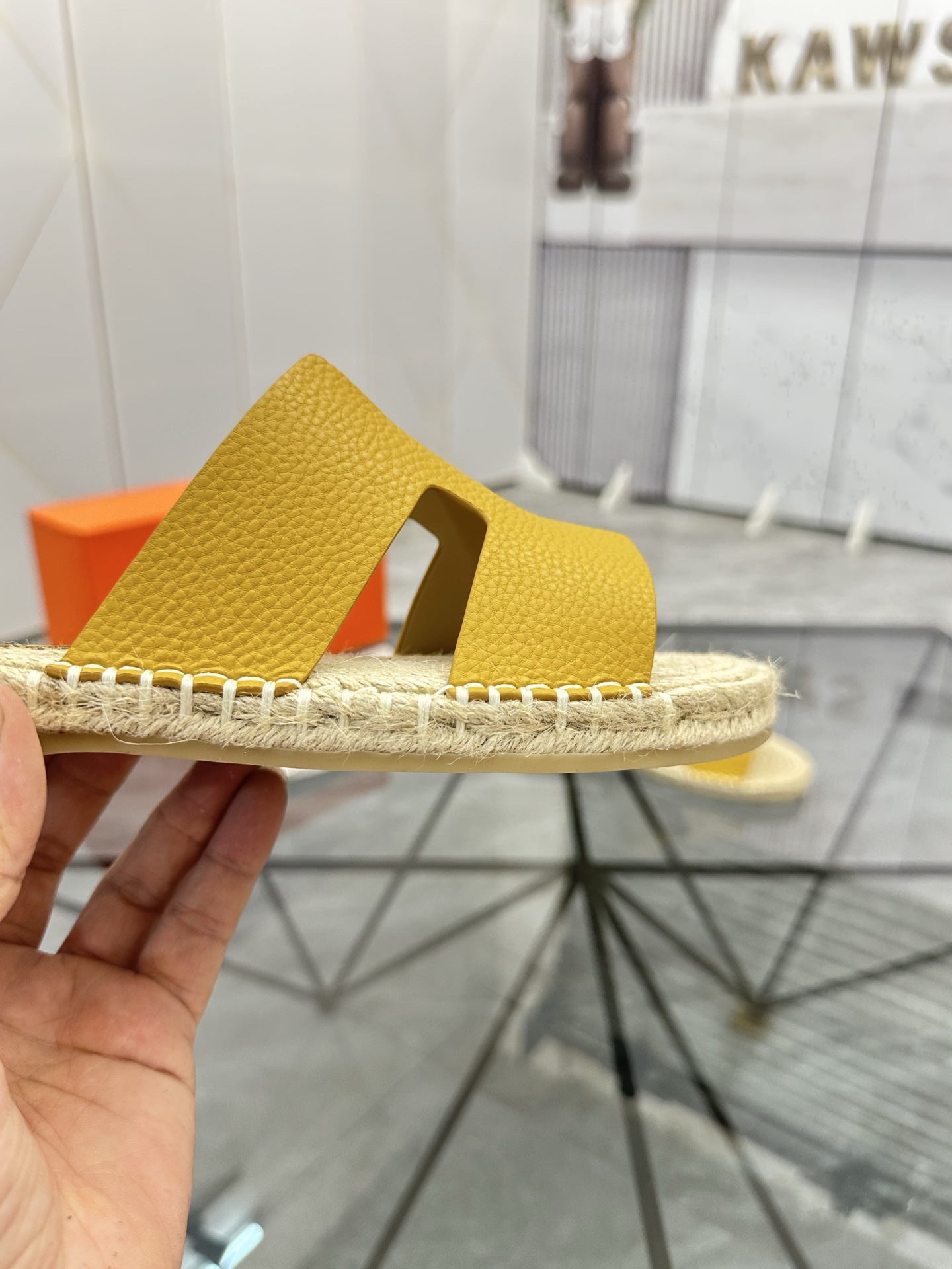 Precio de venta: P130 Marca comercial: Hermes* tamaño de las zapatillas: 38-44(37.45.46.47) Material
