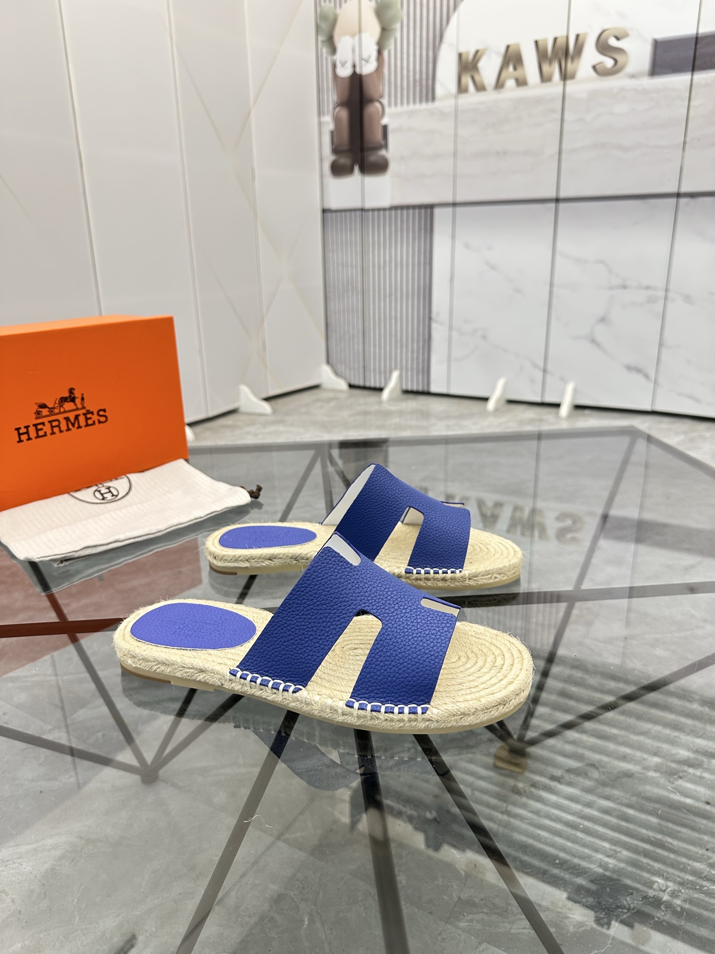 Precio de venta: P130 Marca comercial: Hermes* tamaño de las zapatillas: 38-44(37.45.46.47) Material