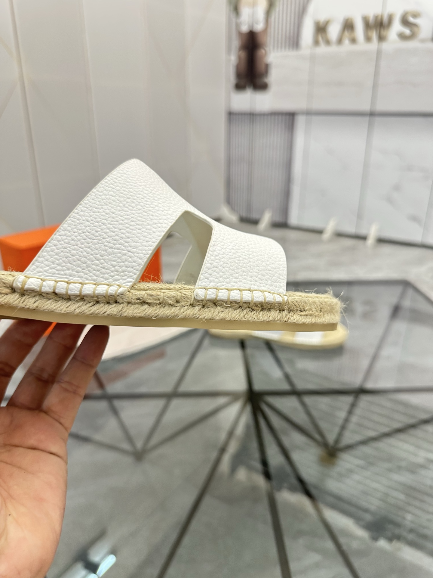 Precio de venta: P130 Marca comercial: Hermes* tamaño de las zapatillas: 38-44(37.45.46.47) Material