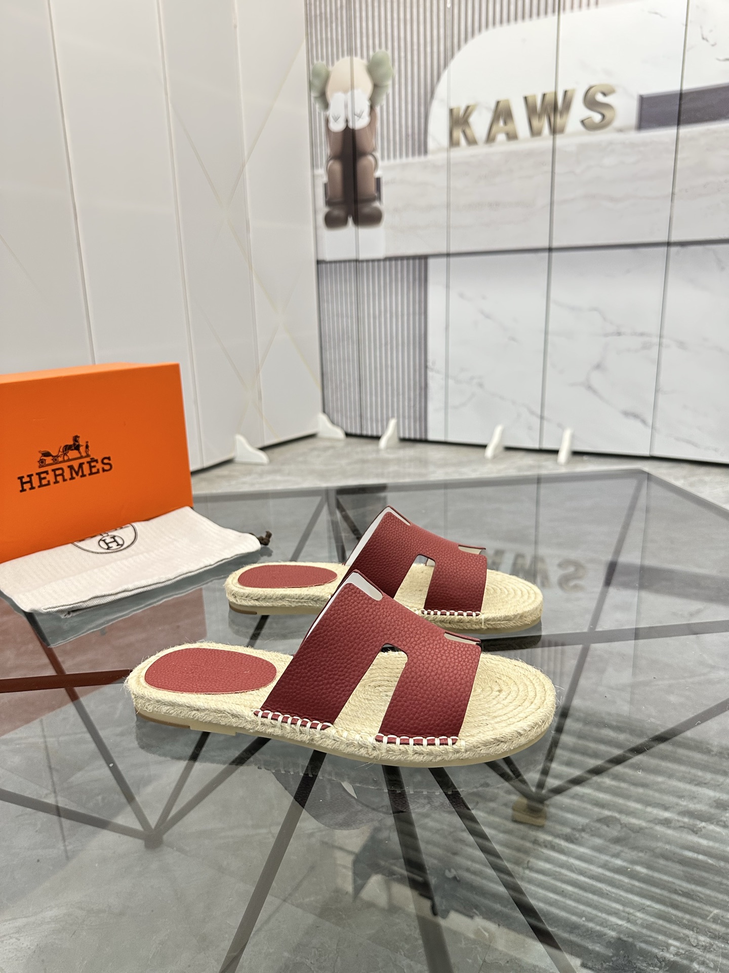 Precio de venta: P130 Marca comercial: Hermes* tamaño de las zapatillas: 38-44(37.45.46.47) Material